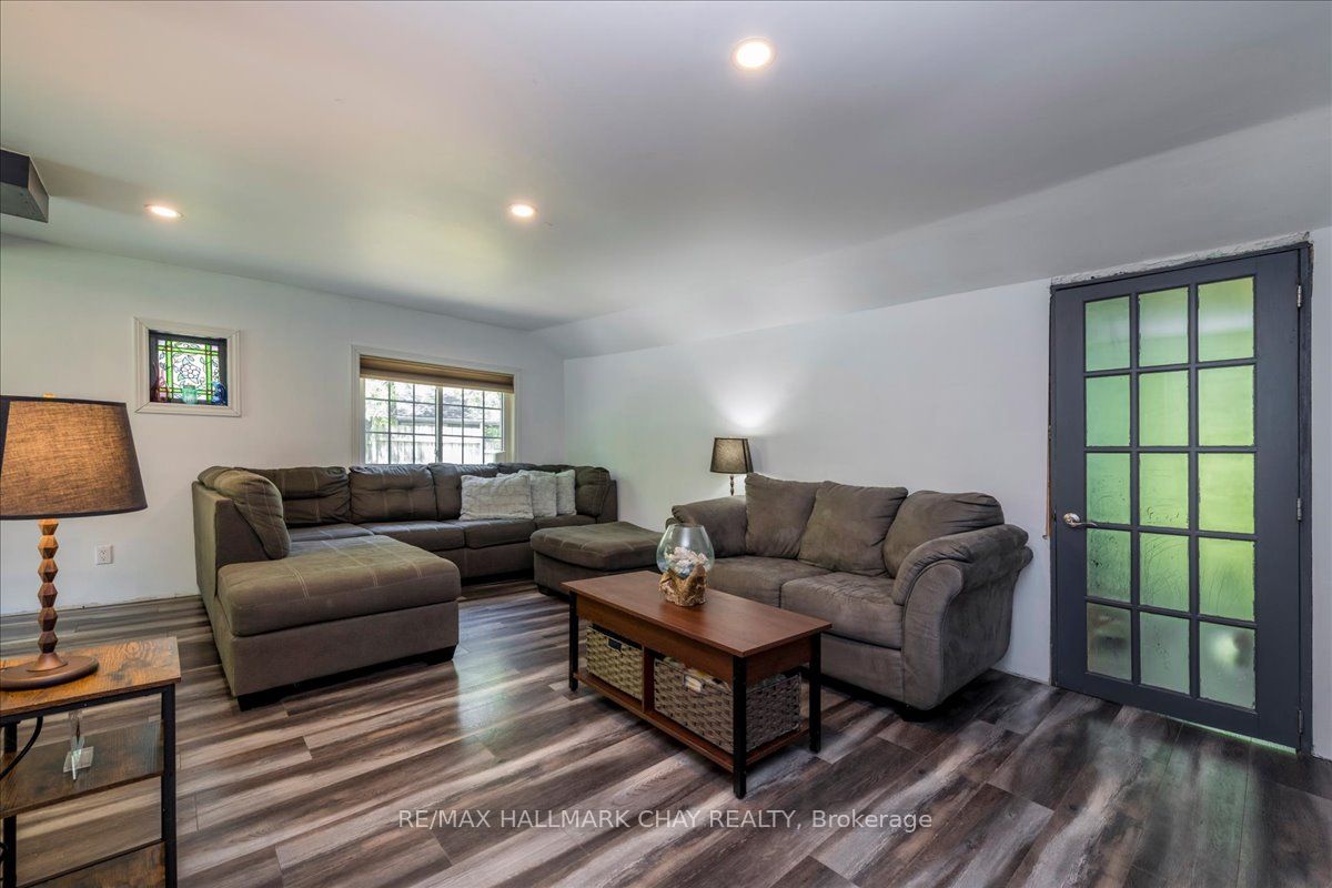 1805 St John's Road Property Photo 5