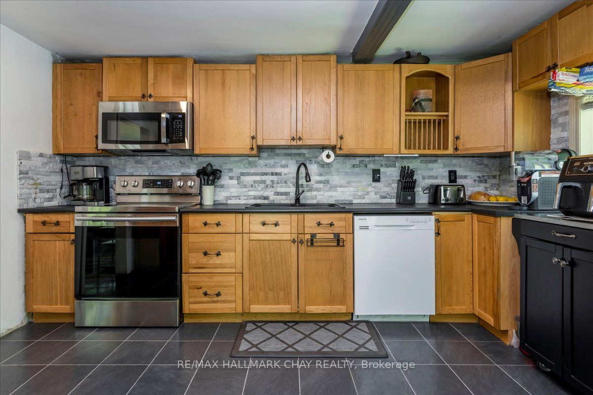 1805 St John's Road Property Photo 7