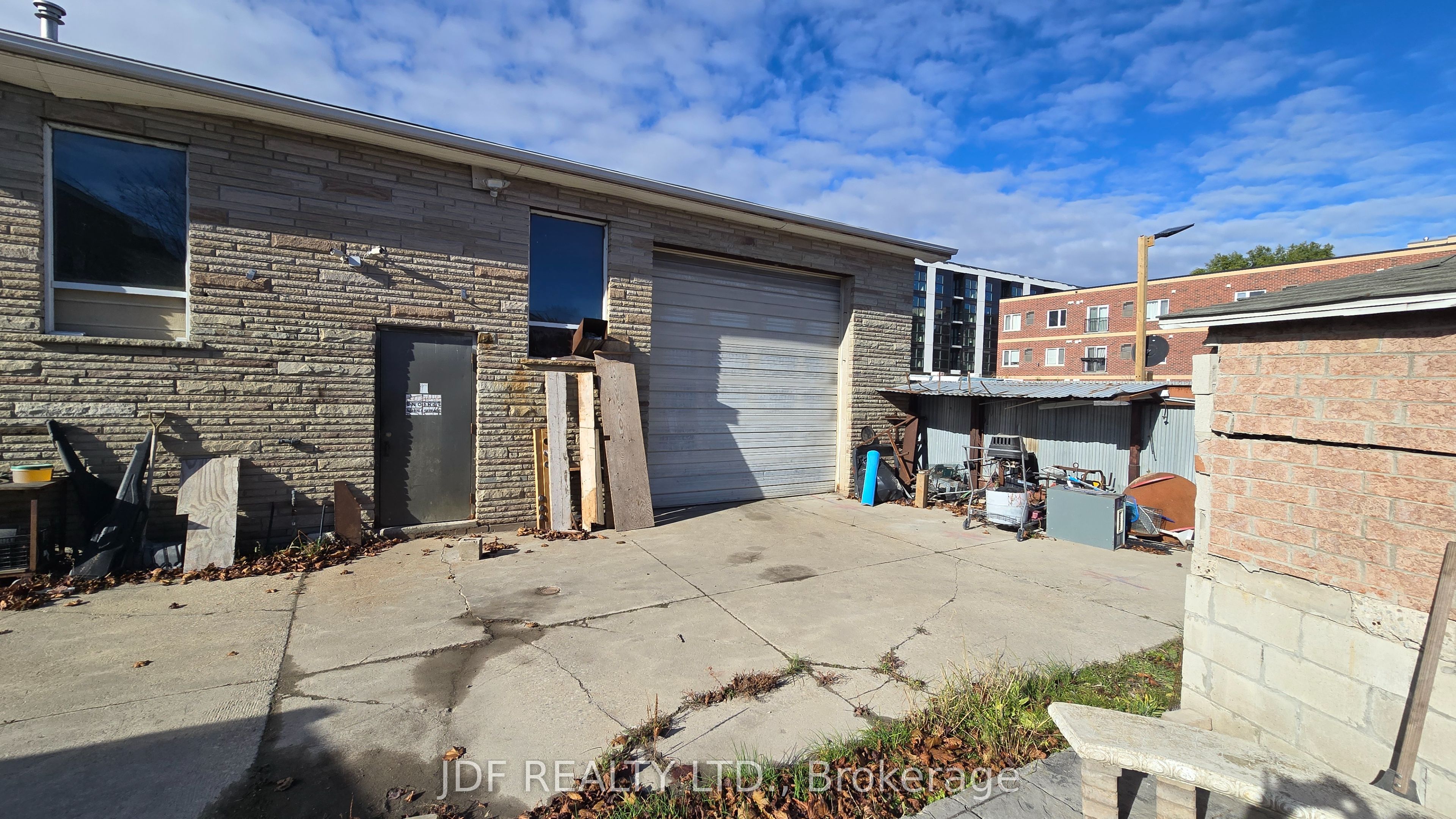 1* Burtons Lane Property Photo 12