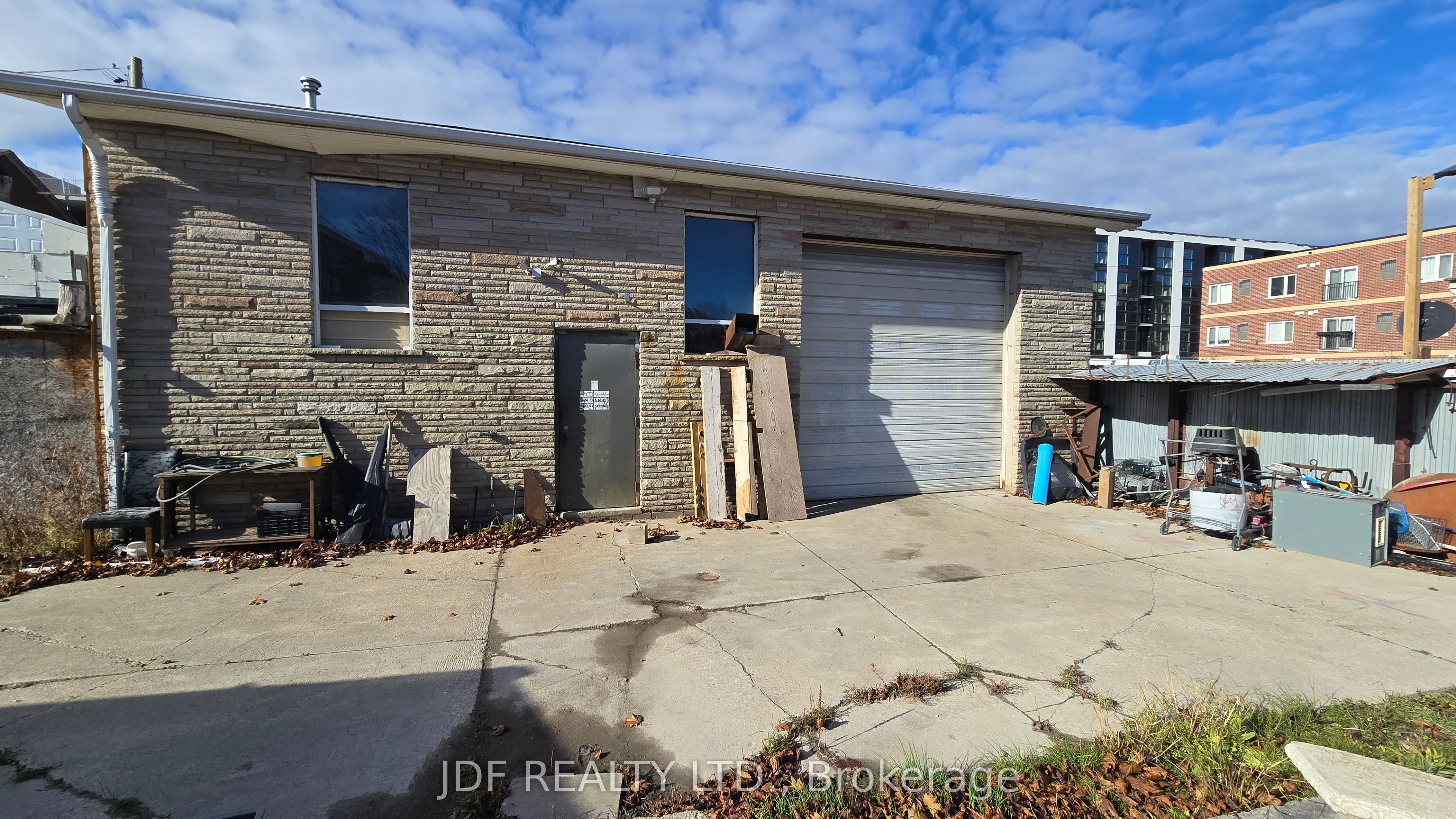 1* Burtons Lane Property Photo 14
