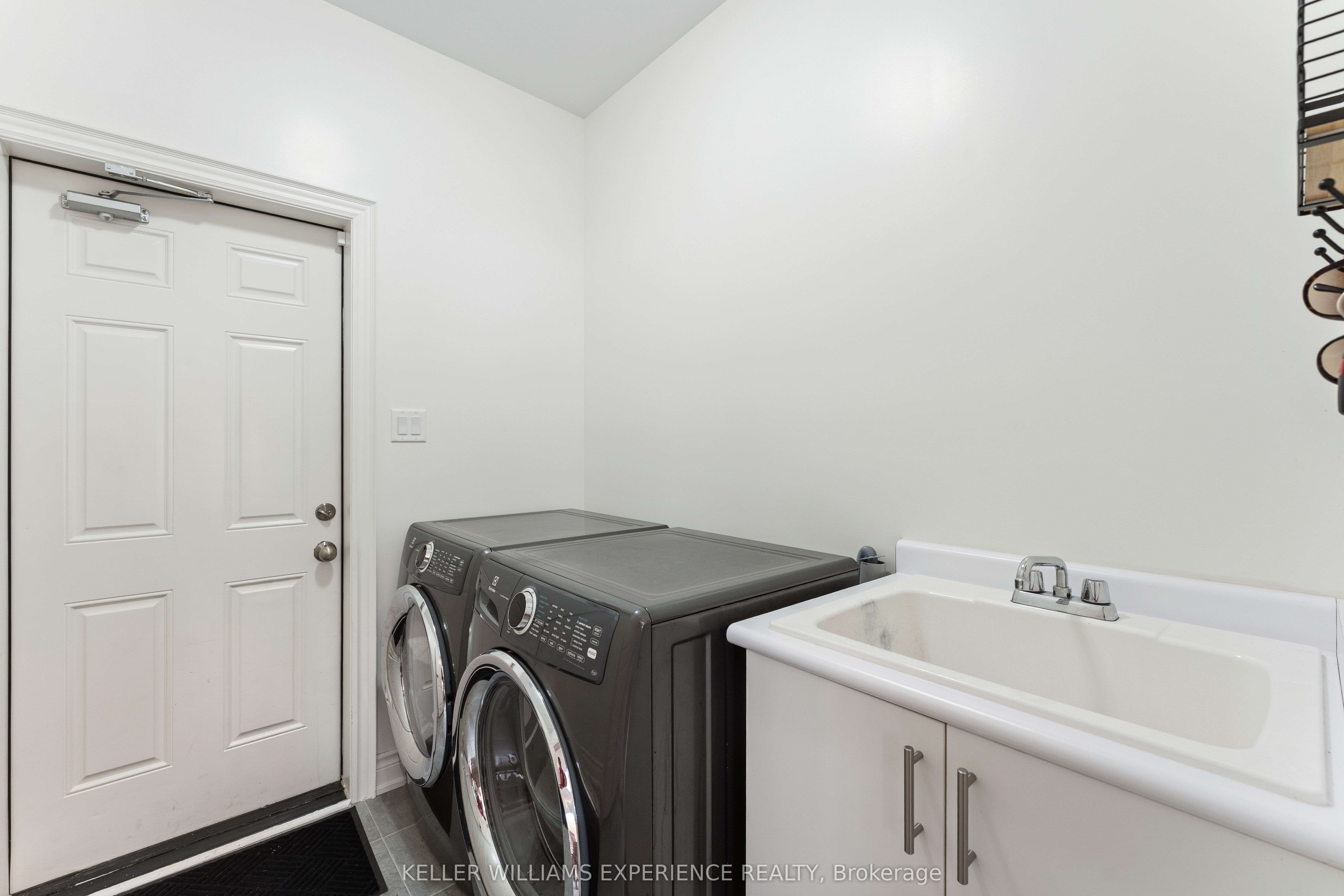 229 Blue Dasher Boulevard Property Photo 11