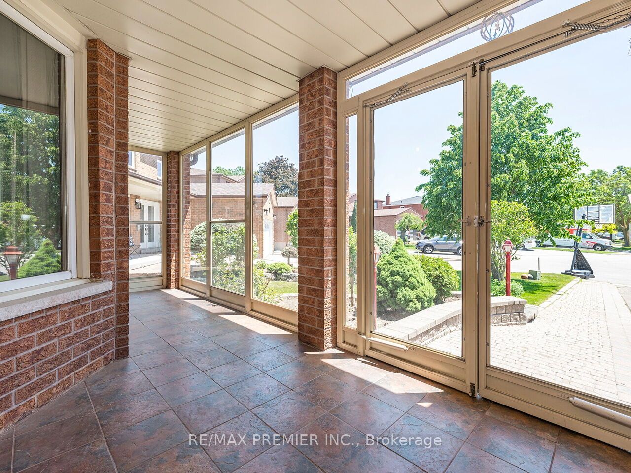39 Brydon Court Property Photo 4