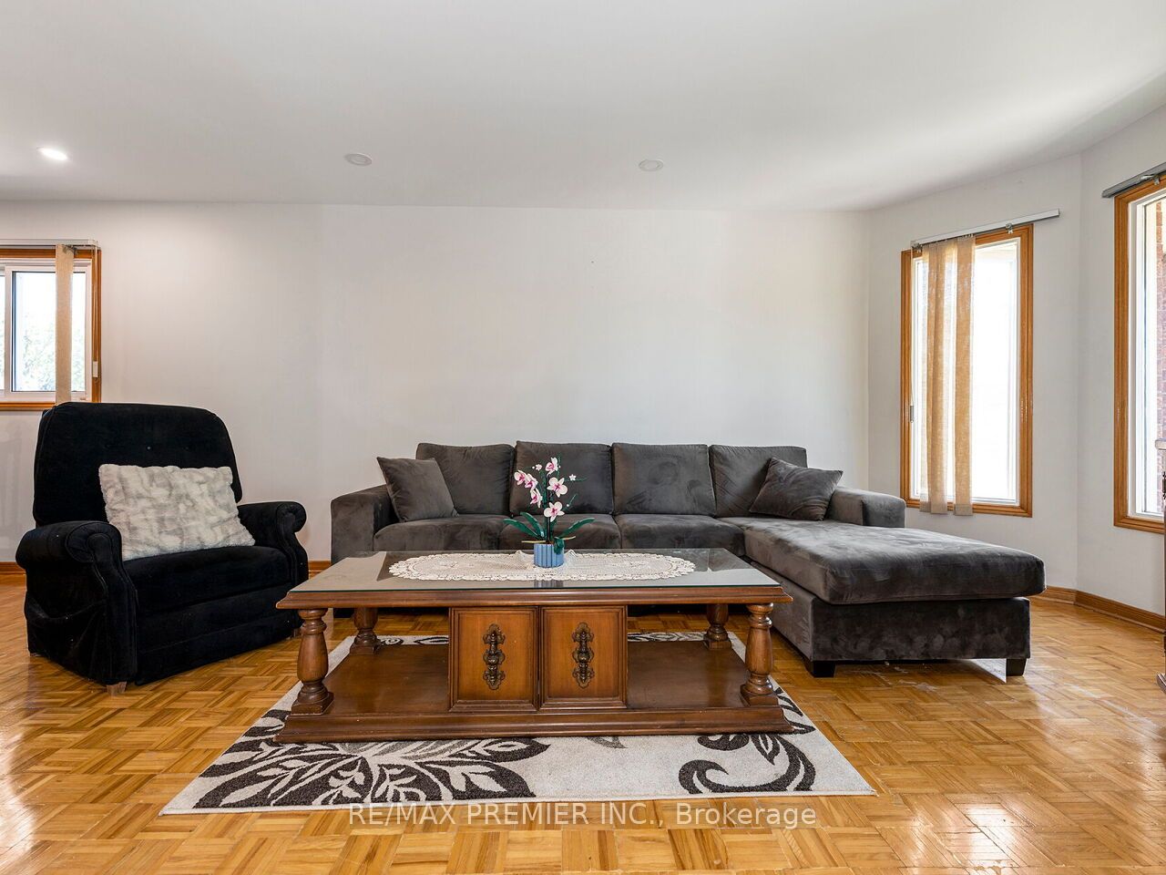 39 Brydon Court Property Photo 8