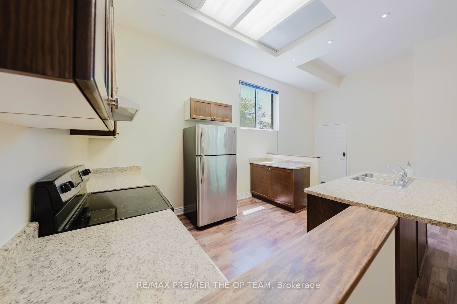 7930 Kipling Avenue Property Photo 6