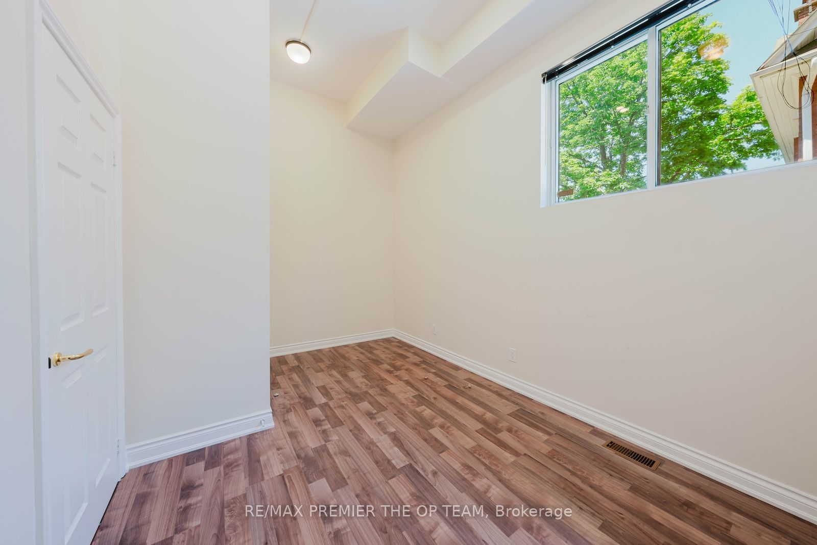 7930 Kipling Avenue Property Photo 9