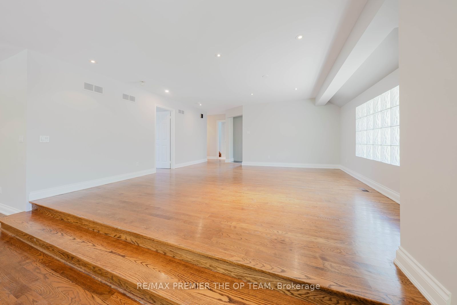 7930 Kipling Avenue Property Photo 17
