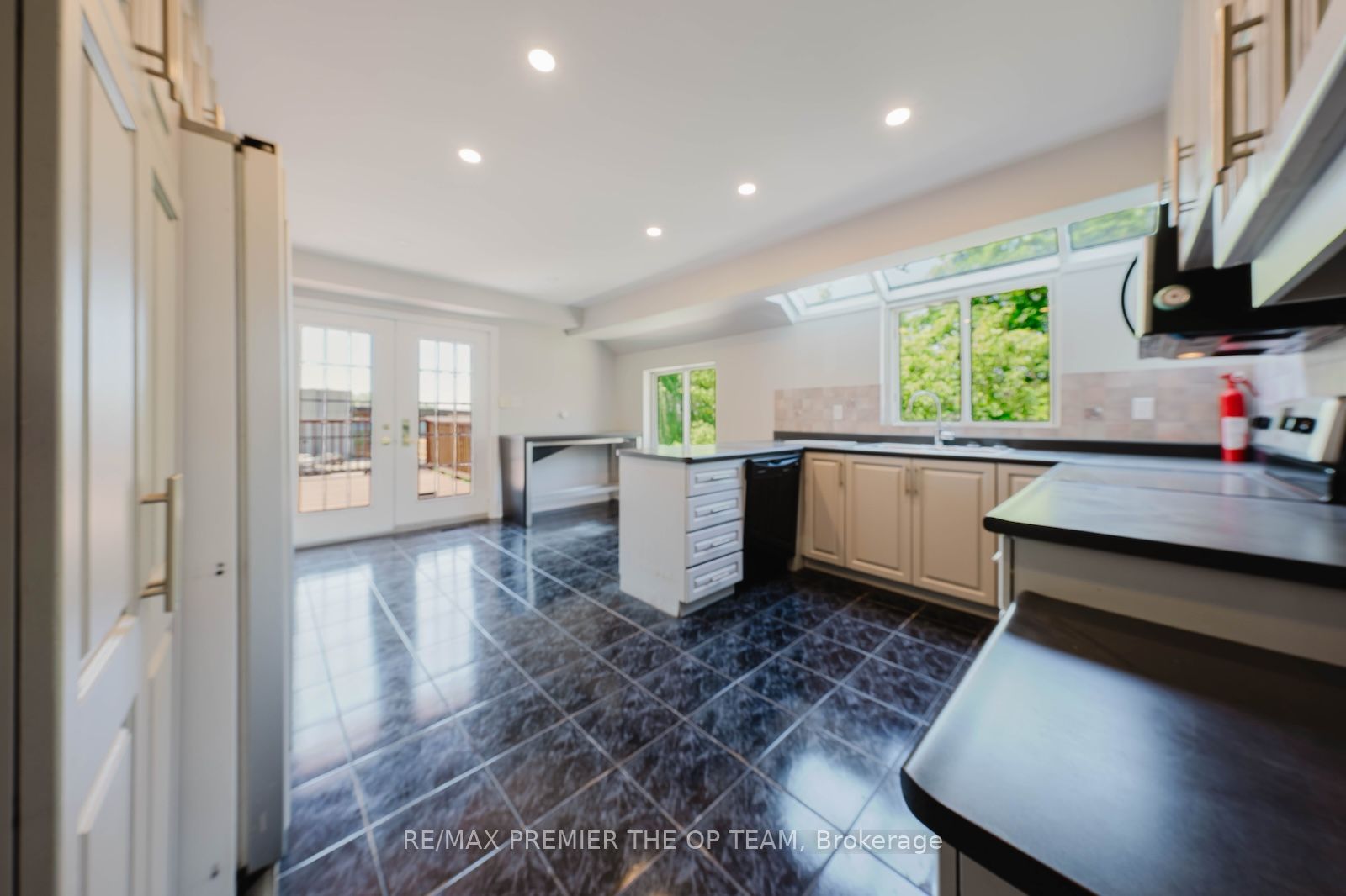 7930 Kipling Avenue Property Photo 19