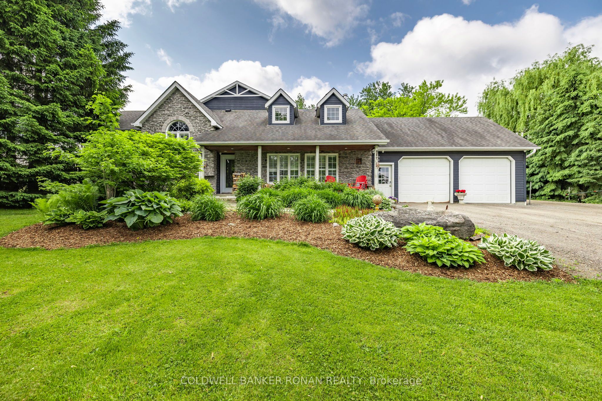6643 3rd Line Property Photo 1