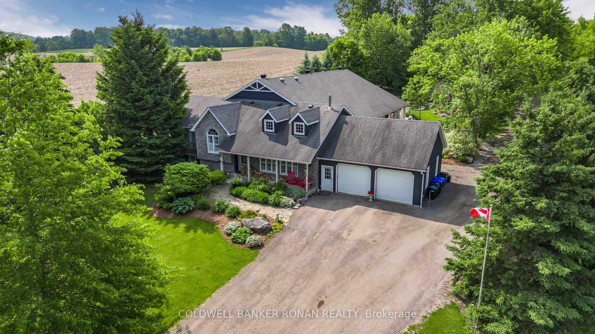 6643 3rd Line Property Photo 4