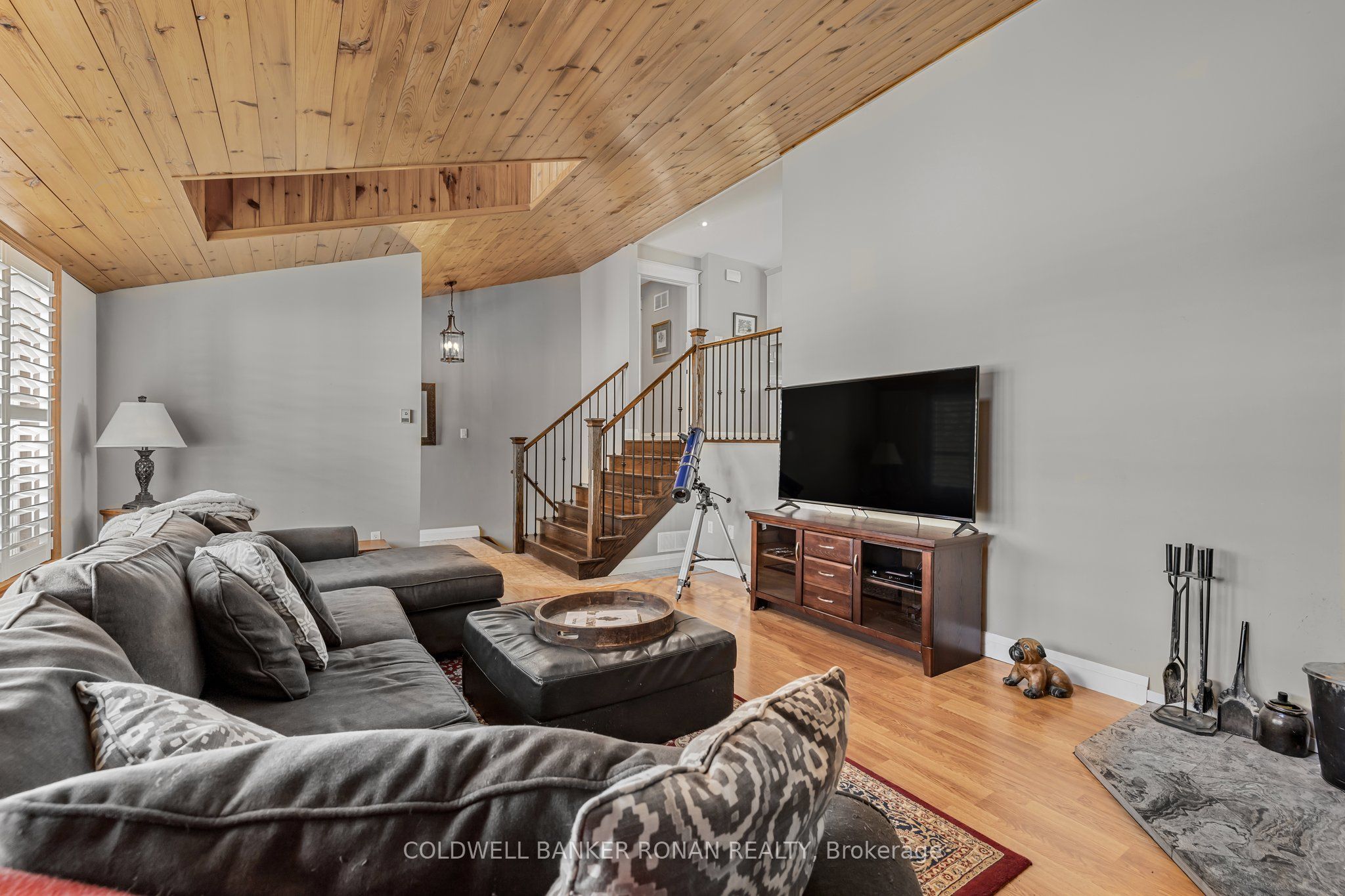 6643 3rd Line Property Photo 9