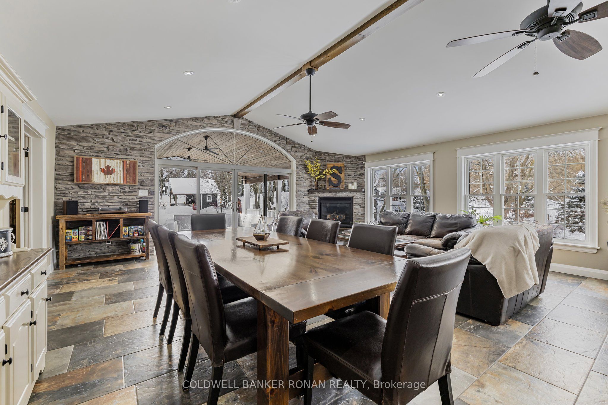 6643 3rd Line Property Photo 16