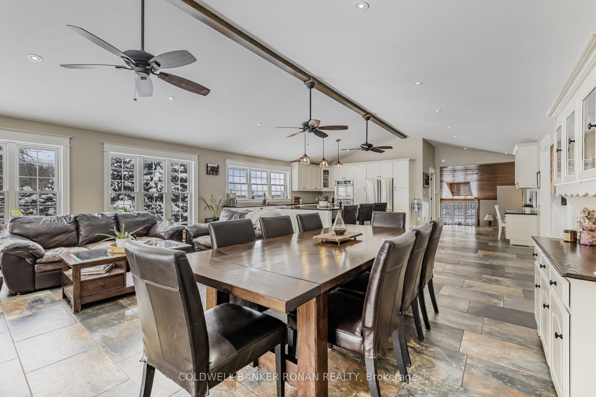 6643 3rd Line Property Photo 17