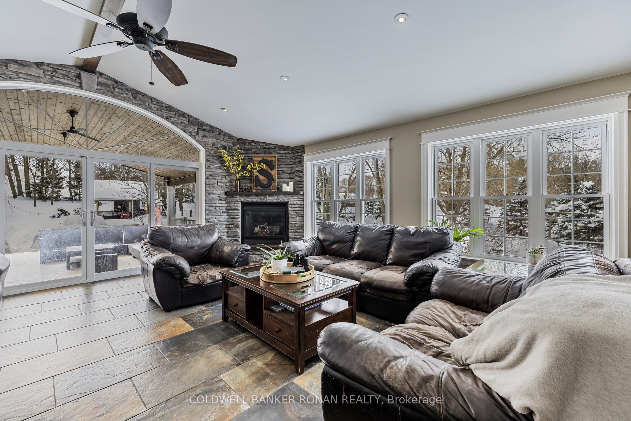 6643 3rd Line Property Photo 18