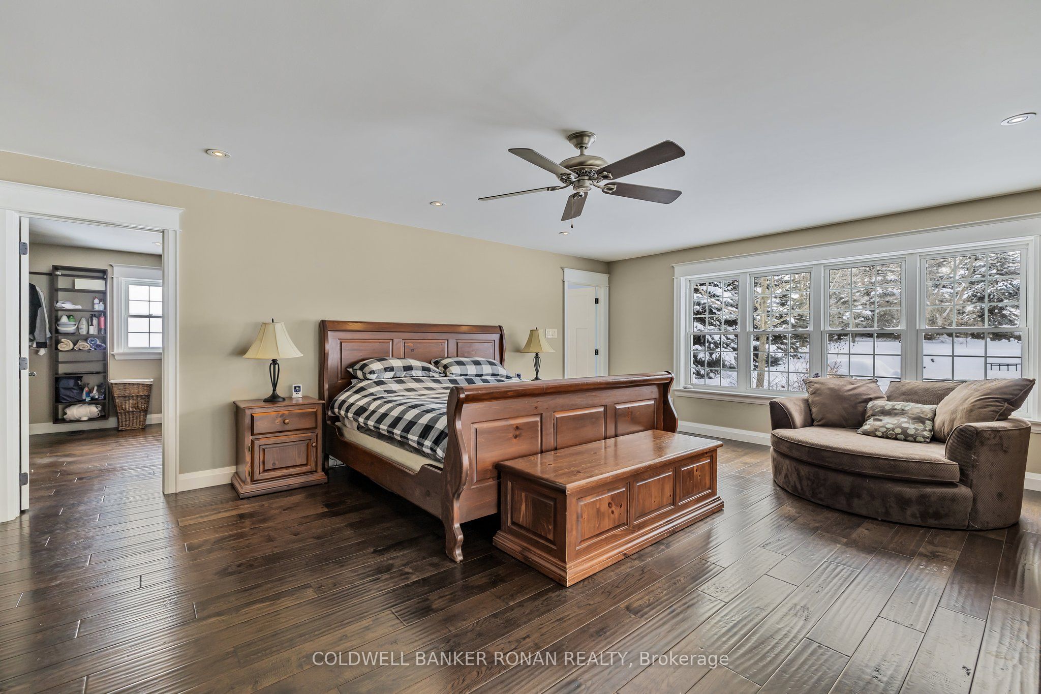 6643 3rd Line Property Photo 26
