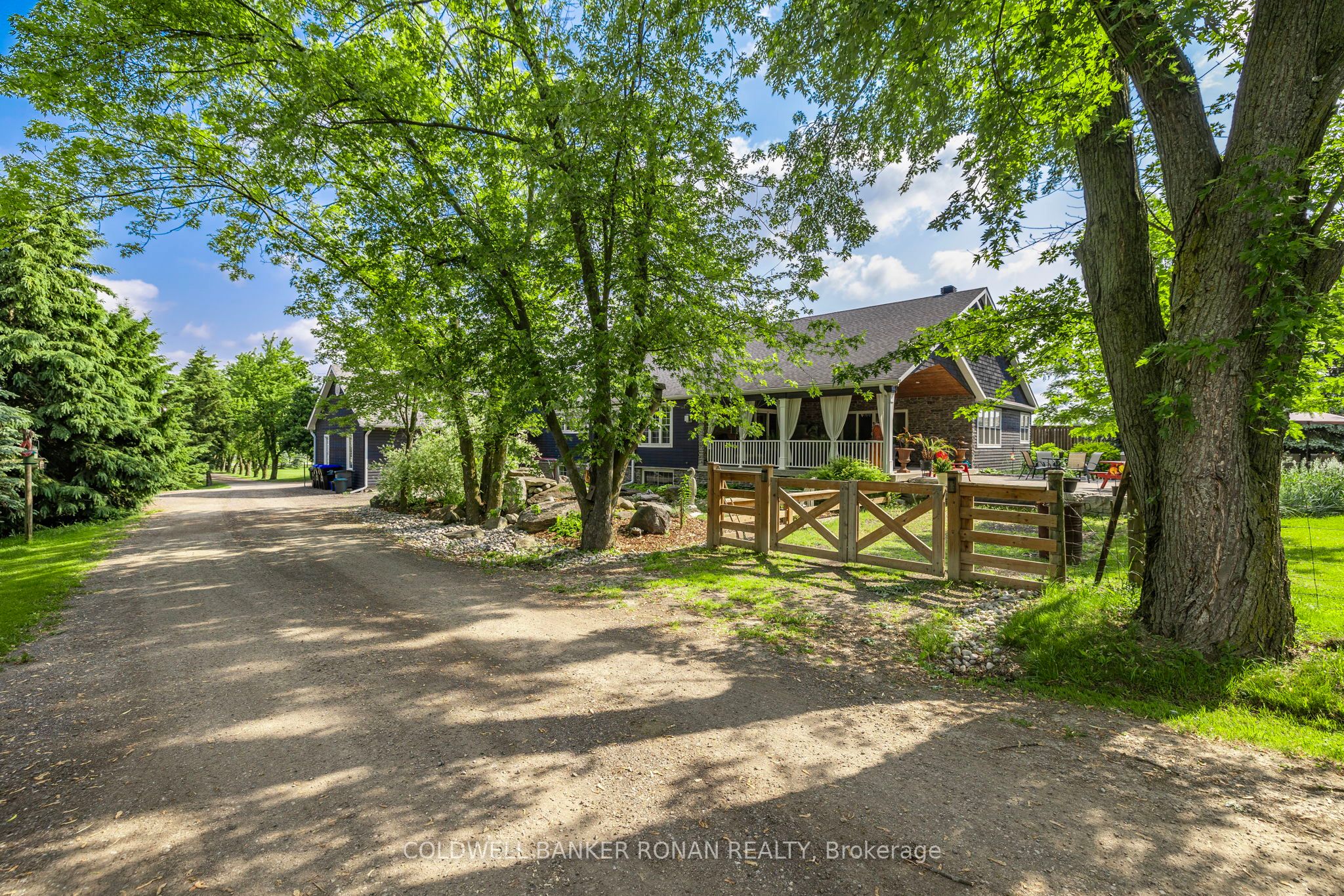 6643 3rd Line Property Photo 43