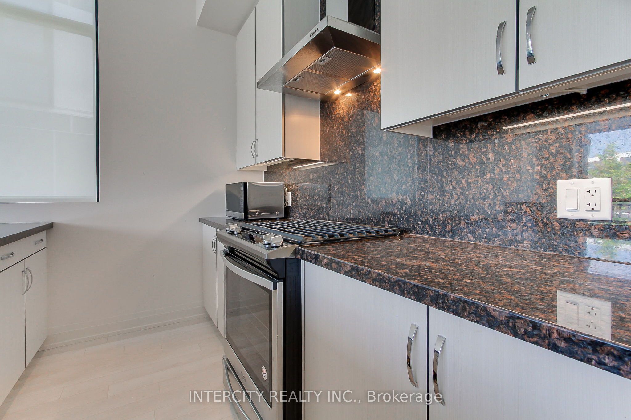 3545 Riva Avenue Property Photo 8