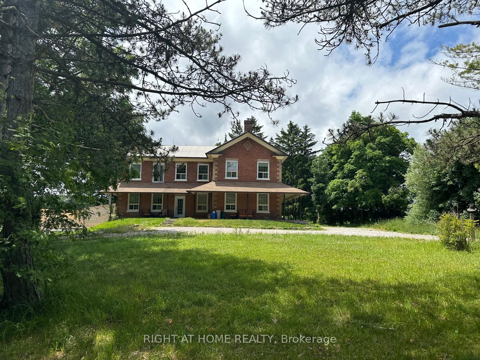 17400 10th Concession N Property Photo 1
