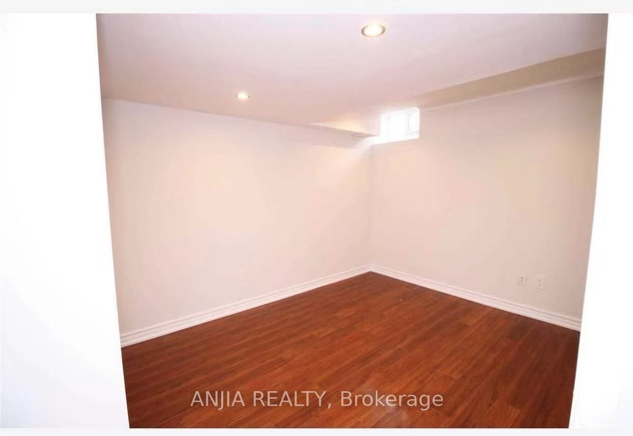 24 Jenmat Drive Property Photo 6