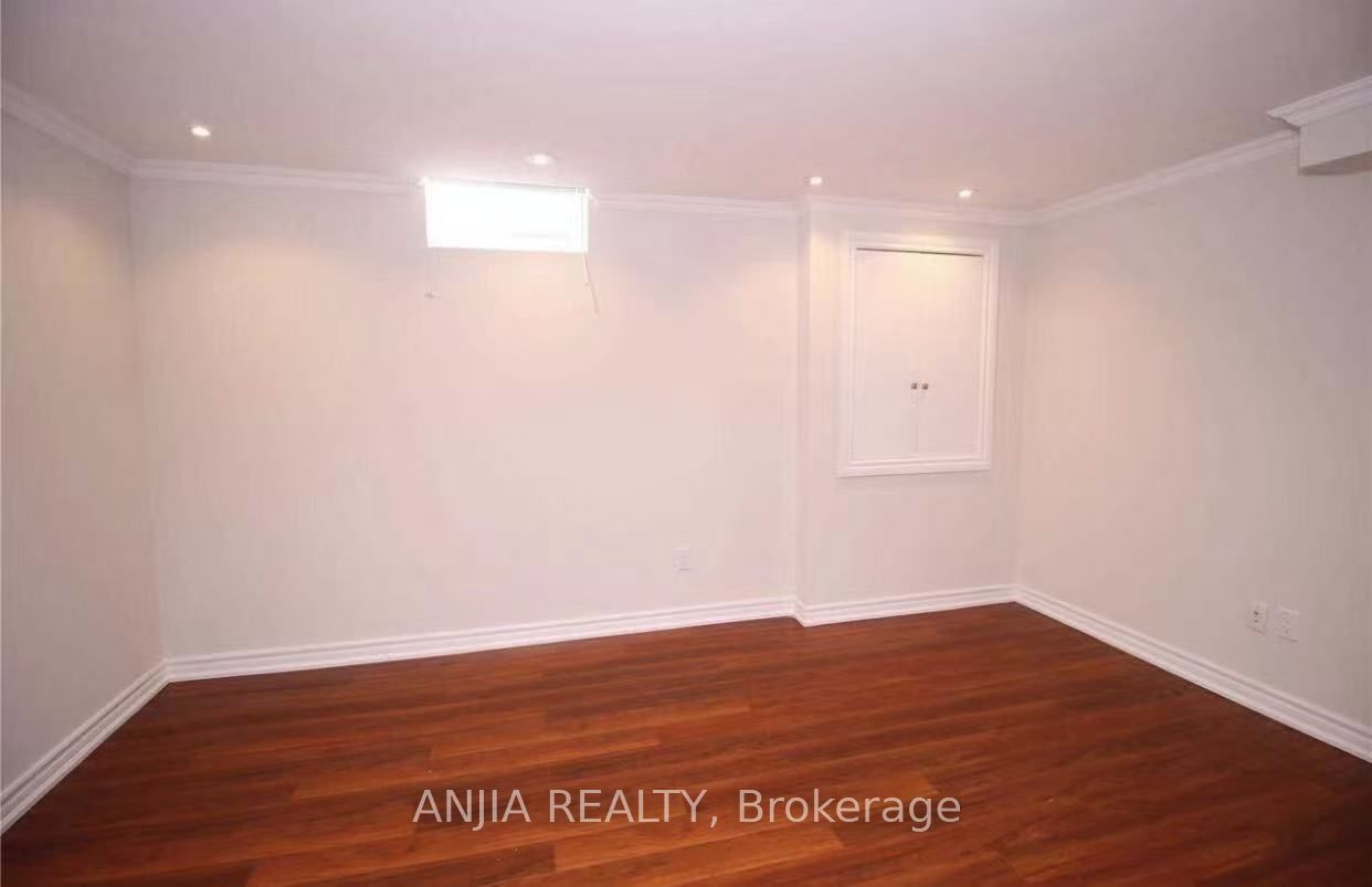 24 Jenmat Drive Property Photo 8