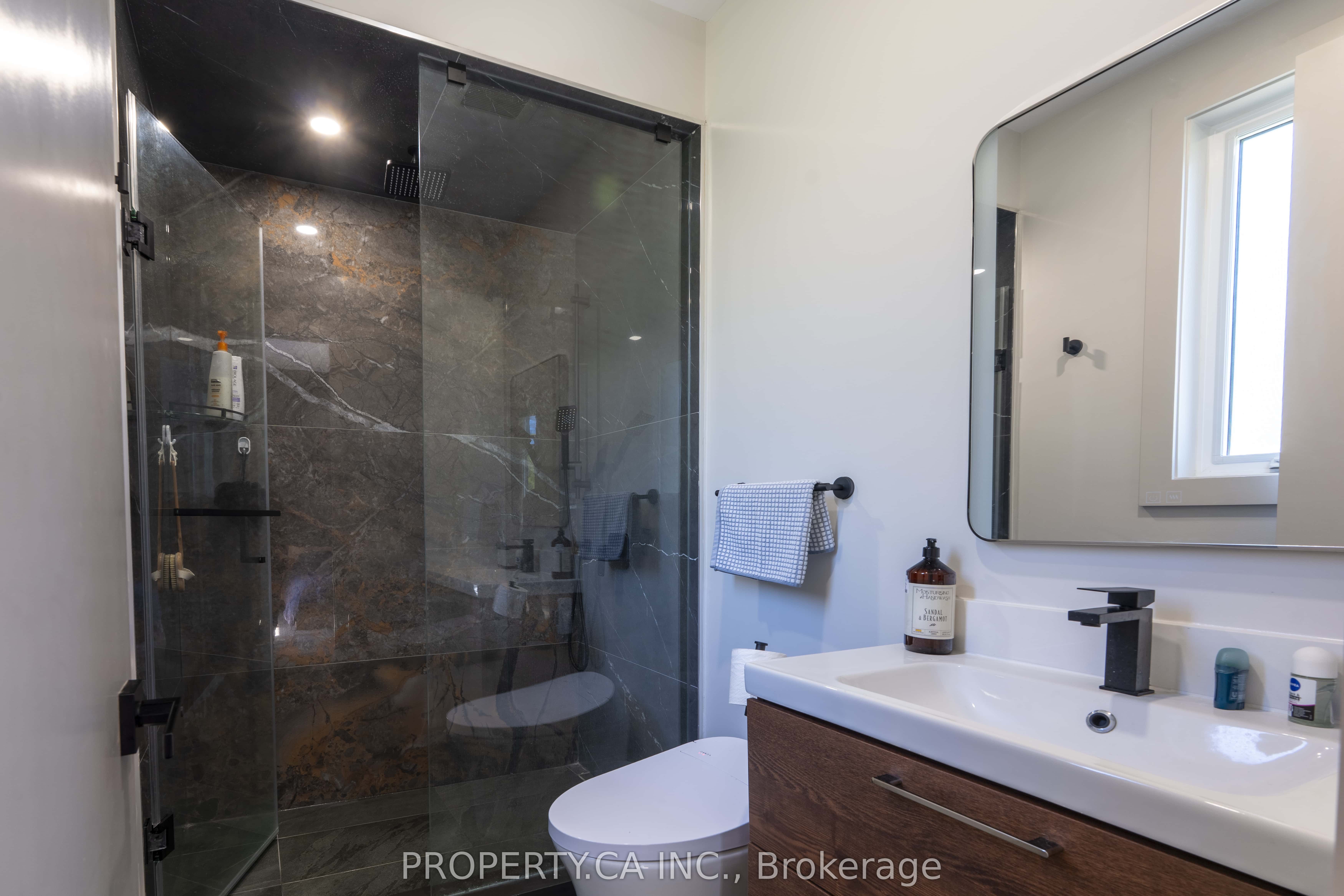 132 Cook's Bay Drive Property Photo 13