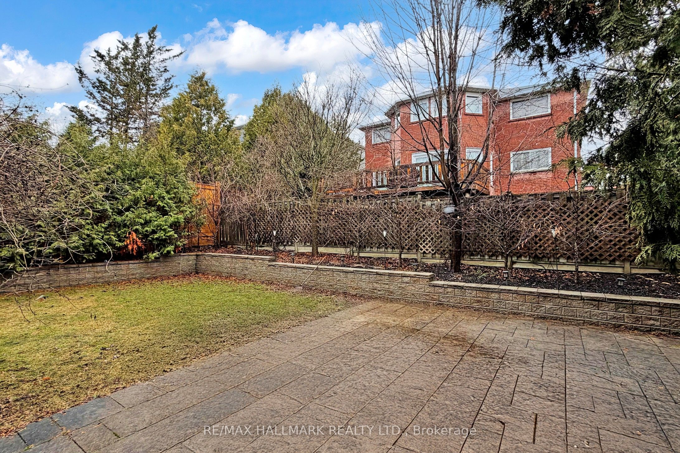 87 Autumn Way Property Photo 43