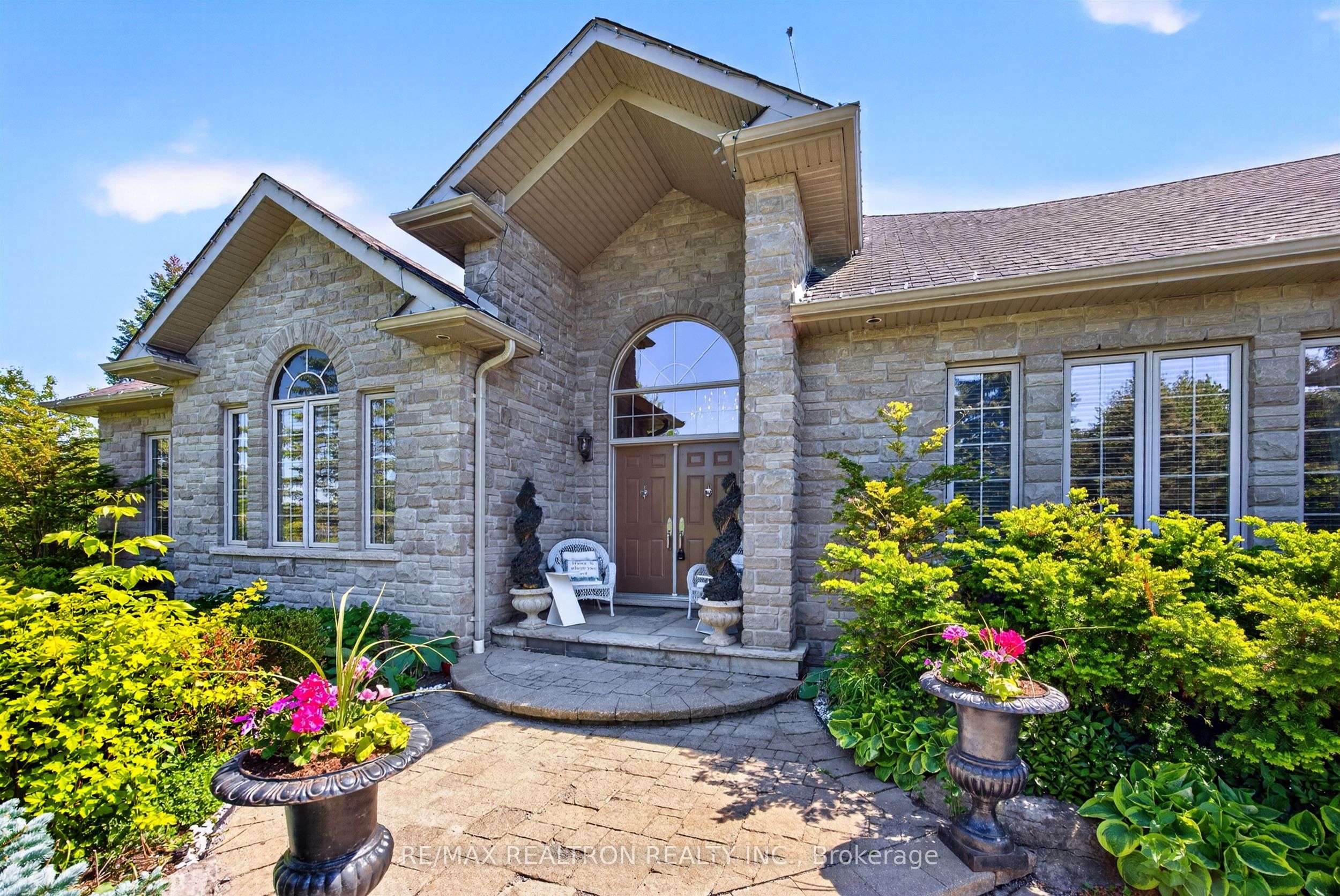 23 Fairbairn Gate Property Photo 2