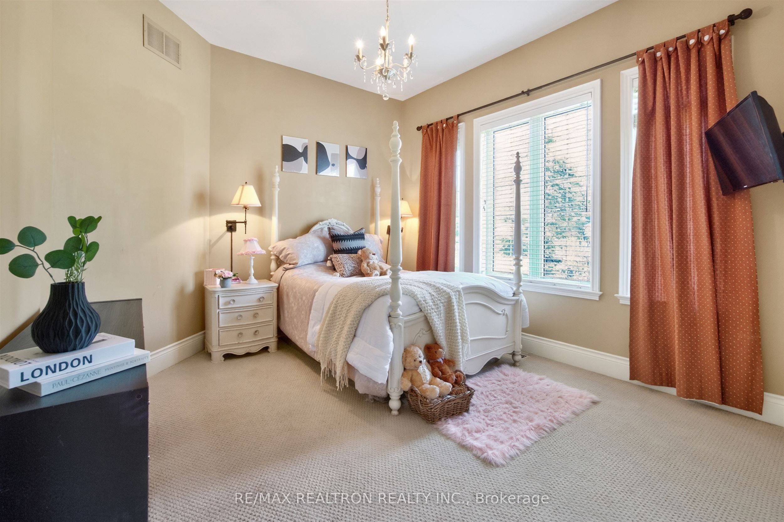23 Fairbairn Gate Property Photo 24