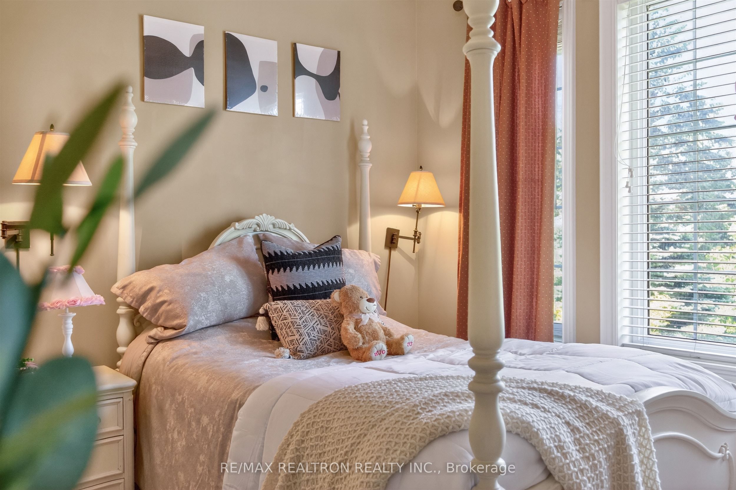 23 Fairbairn Gate Property Photo 26