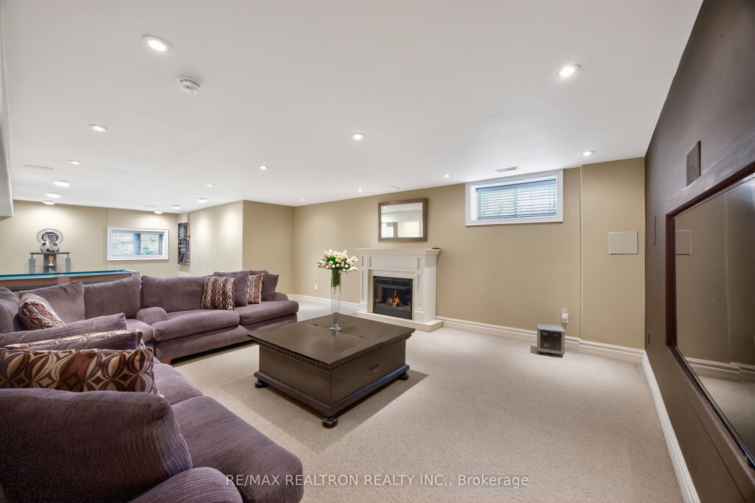23 Fairbairn Gate Property Photo 32