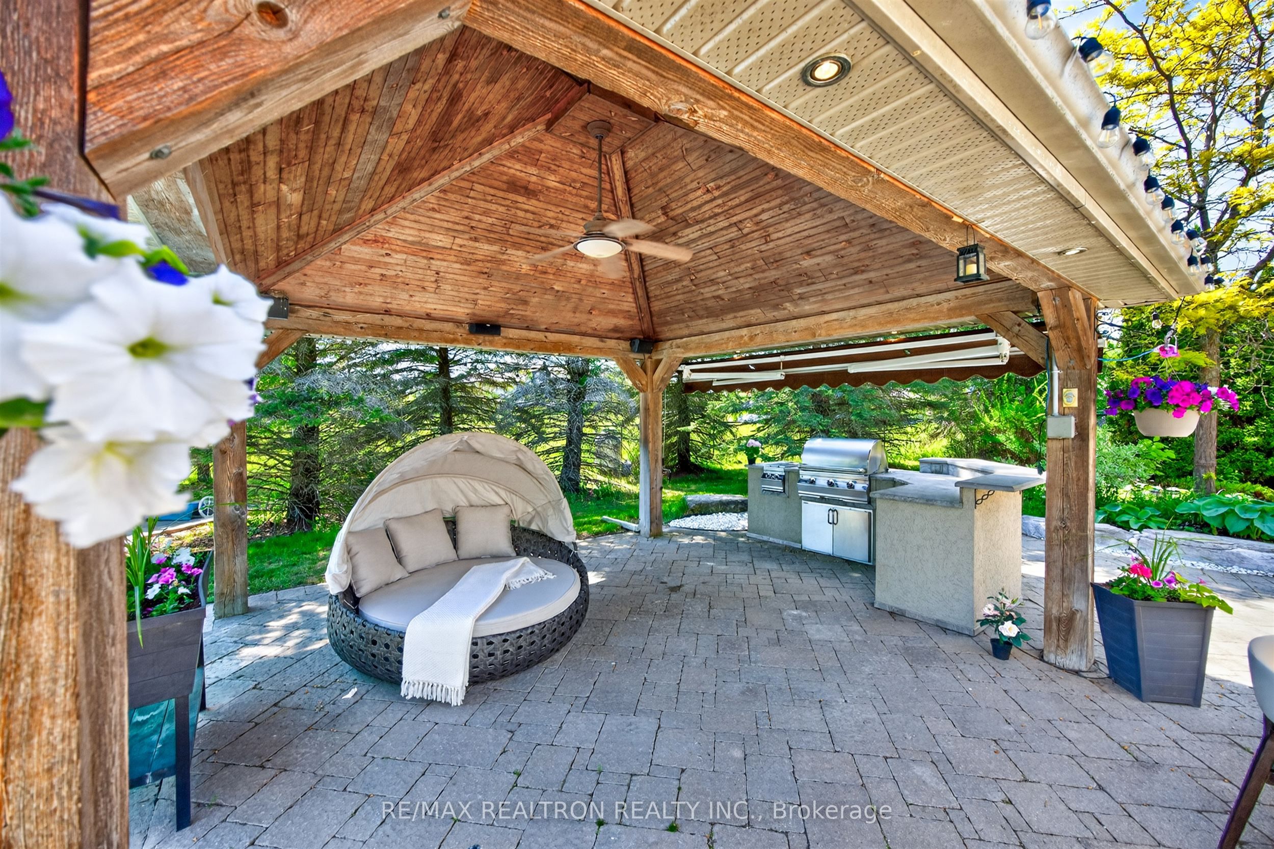 23 Fairbairn Gate Property Photo 38