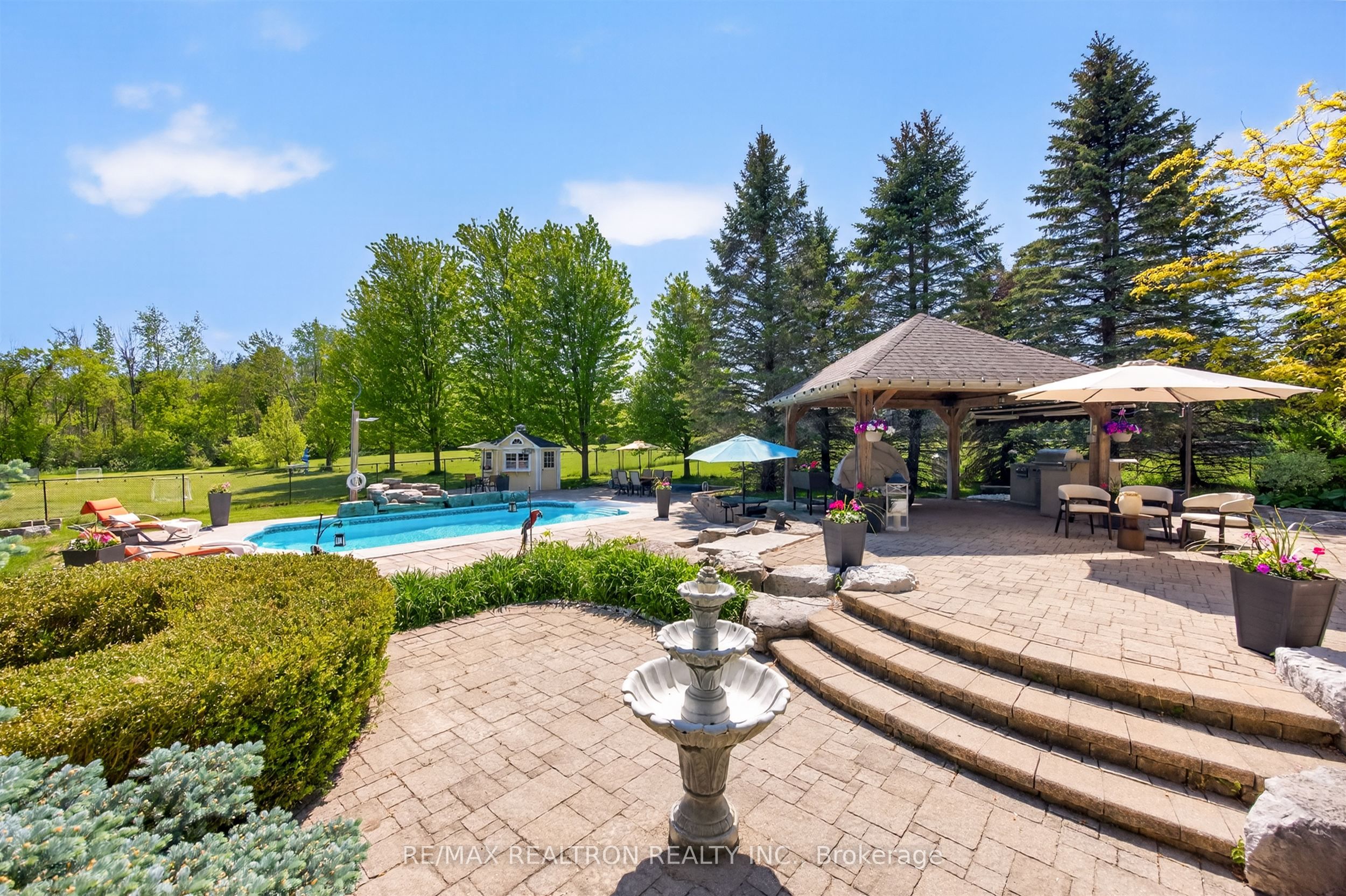 23 Fairbairn Gate Property Photo 39