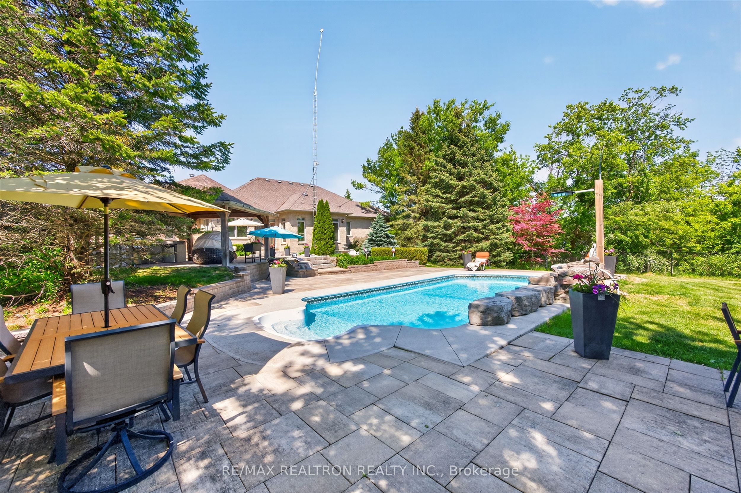 23 Fairbairn Gate Property Photo 41
