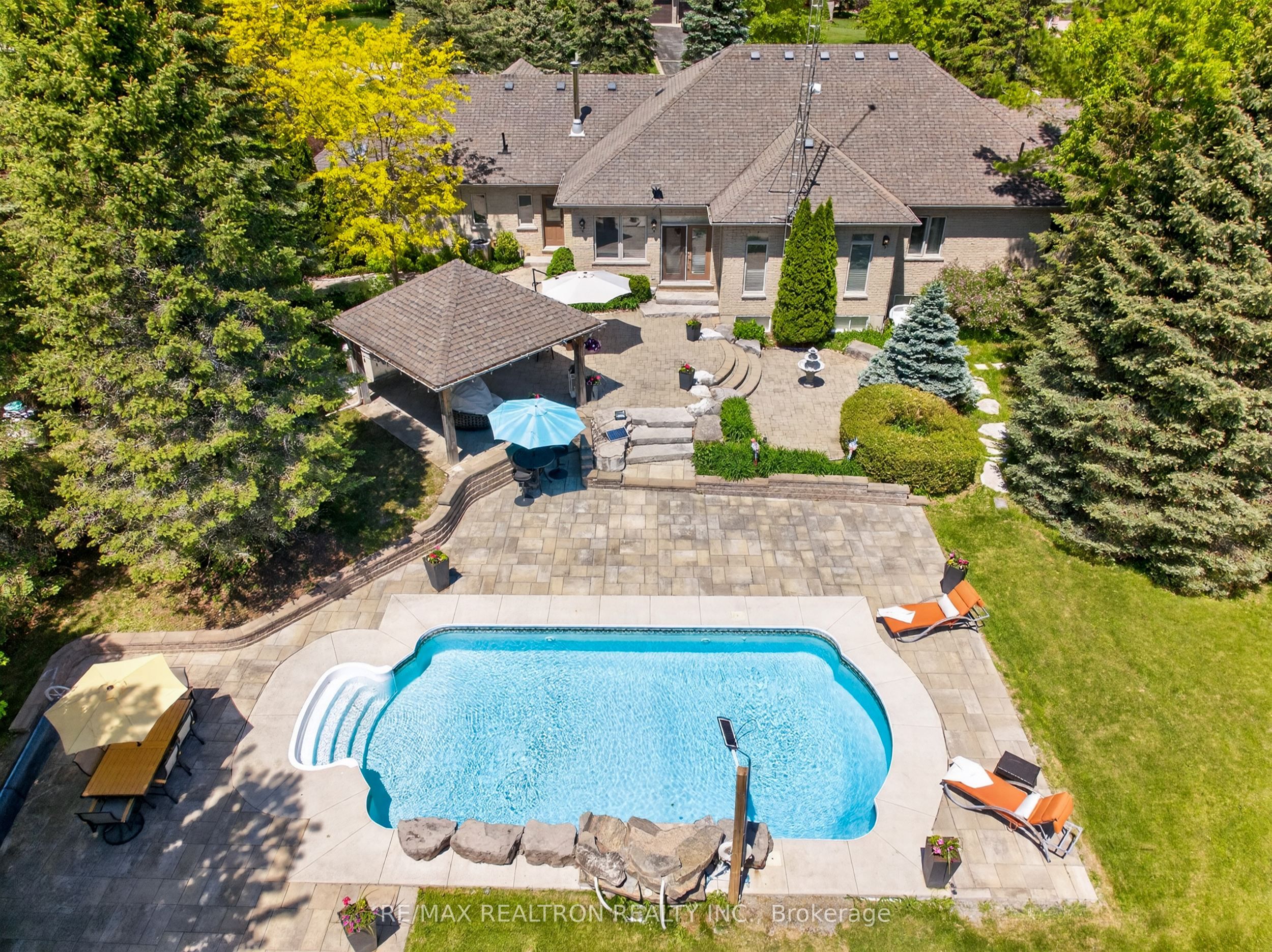 23 Fairbairn Gate Property Photo 44