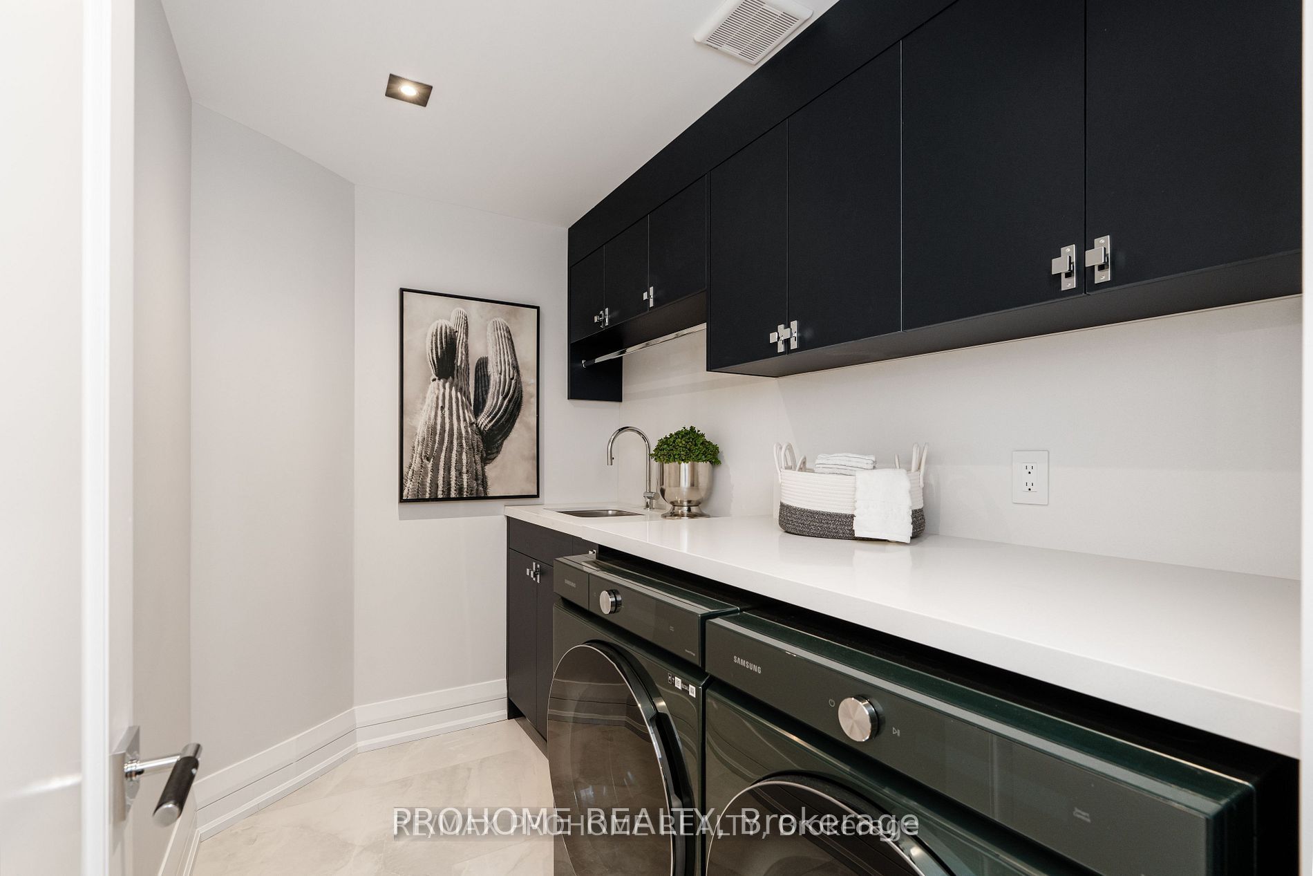 29 Pomander Road Property Photo 34