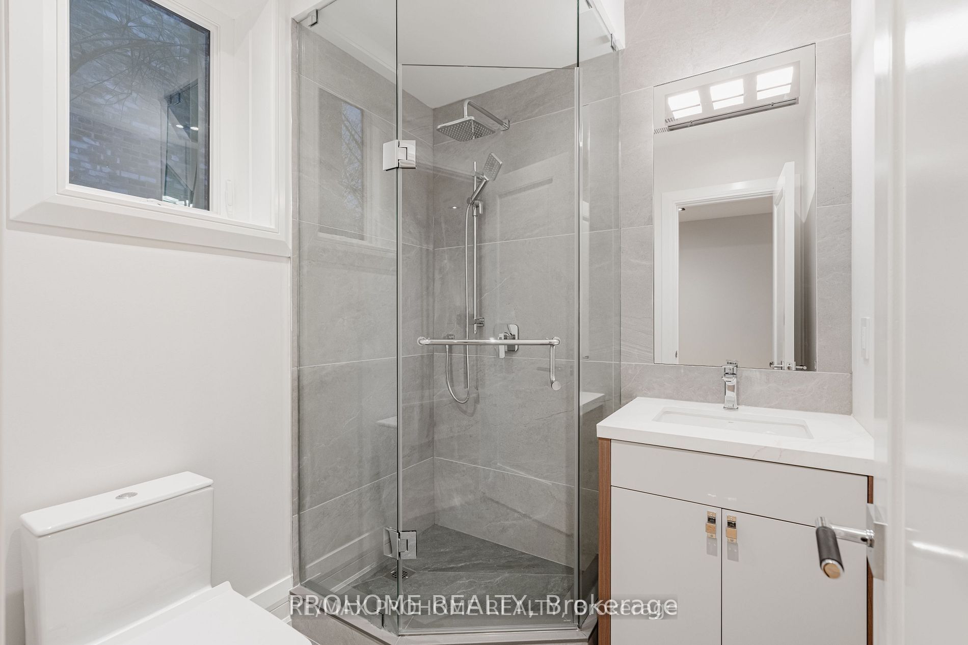 29 Pomander Road Property Photo 44