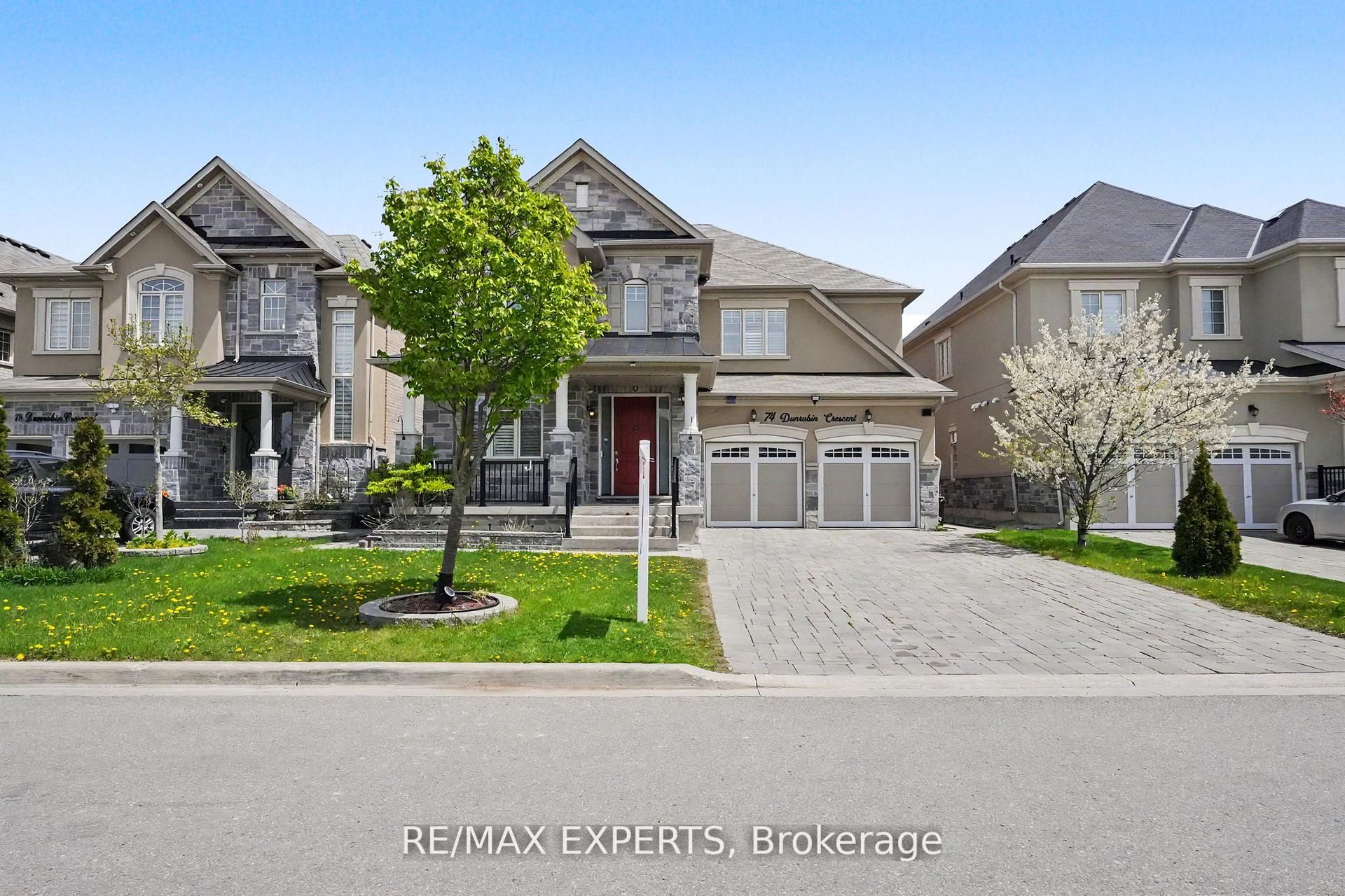 74 Dunrobin Crescent Property Photo 8