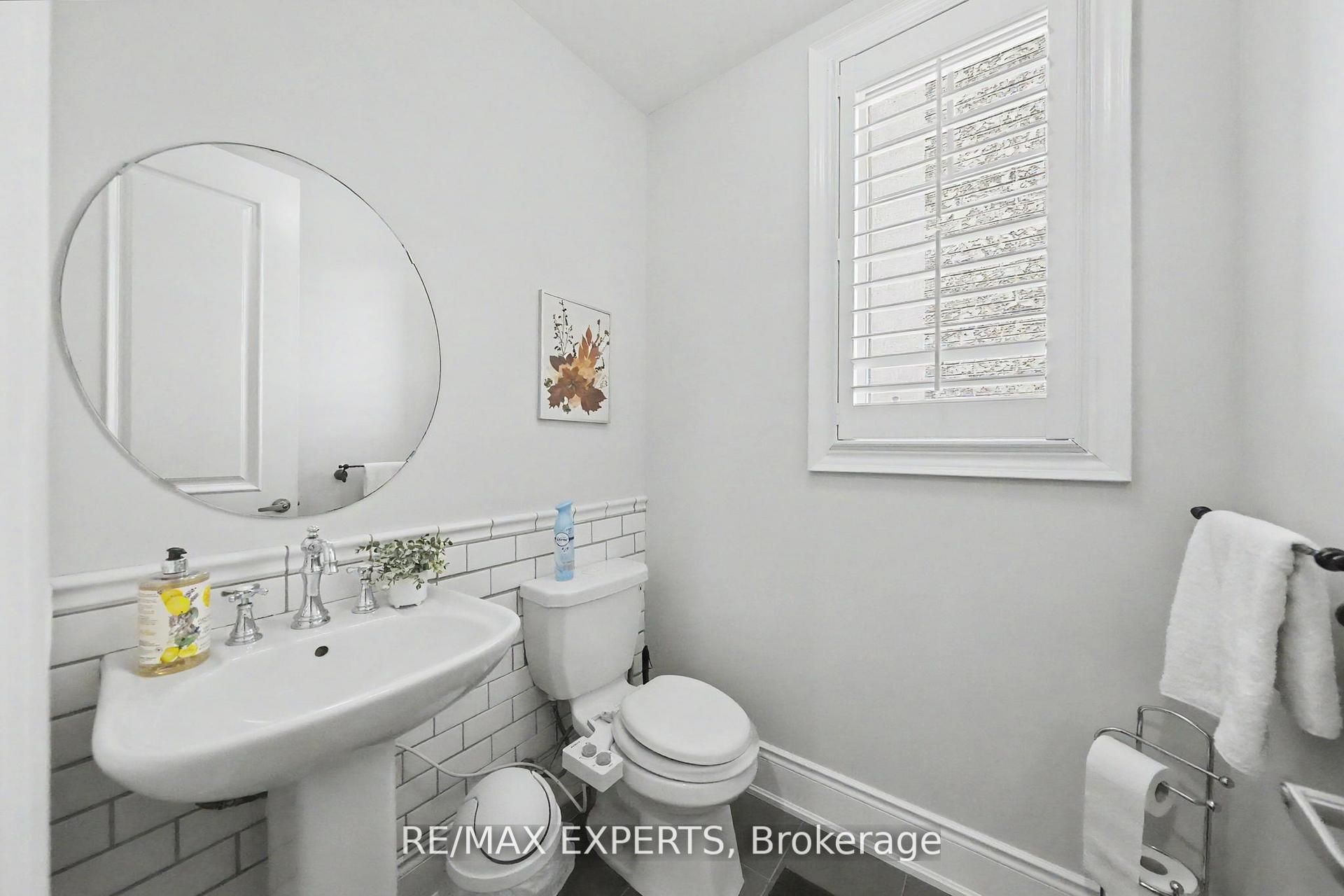 74 Dunrobin Crescent Property Photo 14