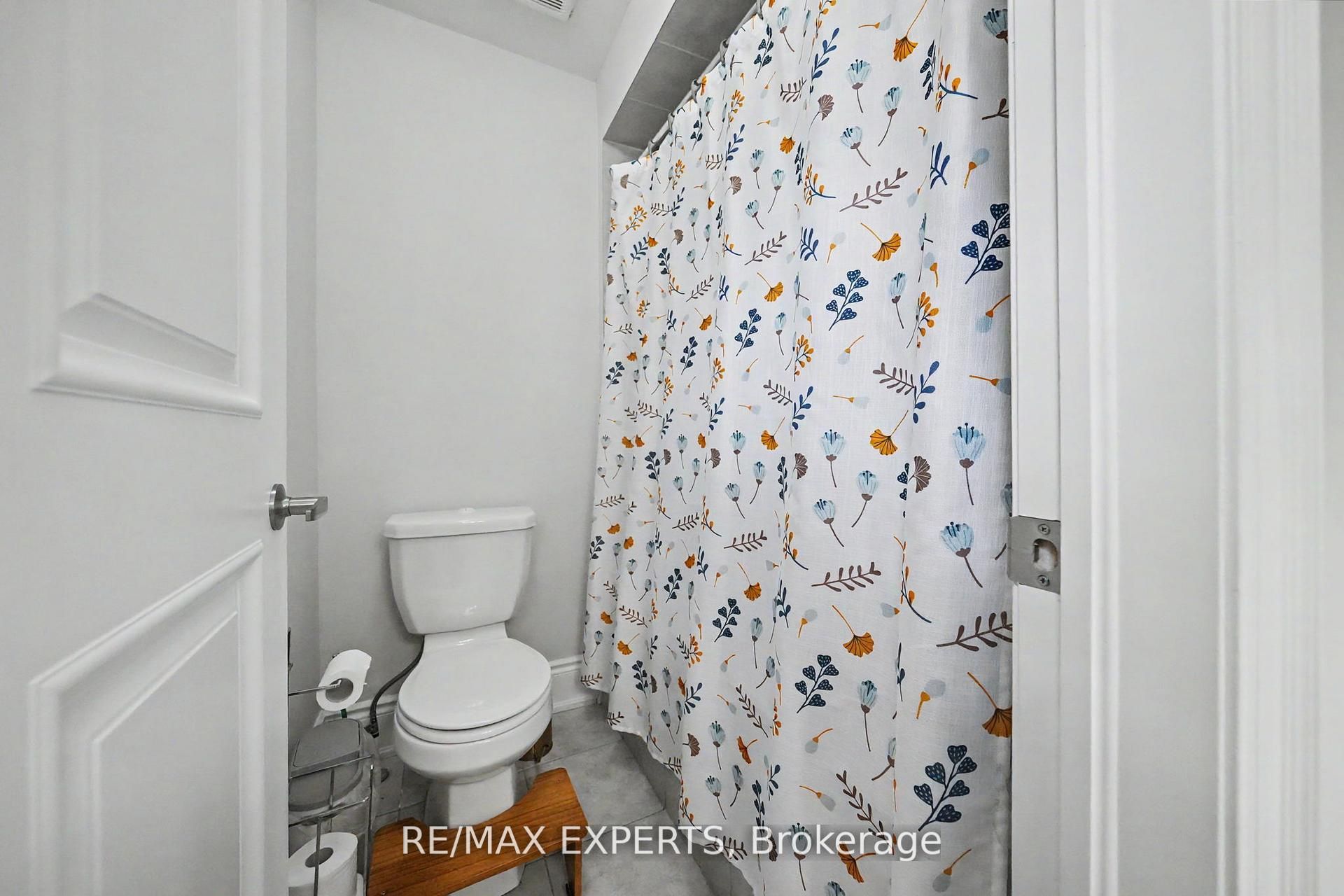 74 Dunrobin Crescent Property Photo 42