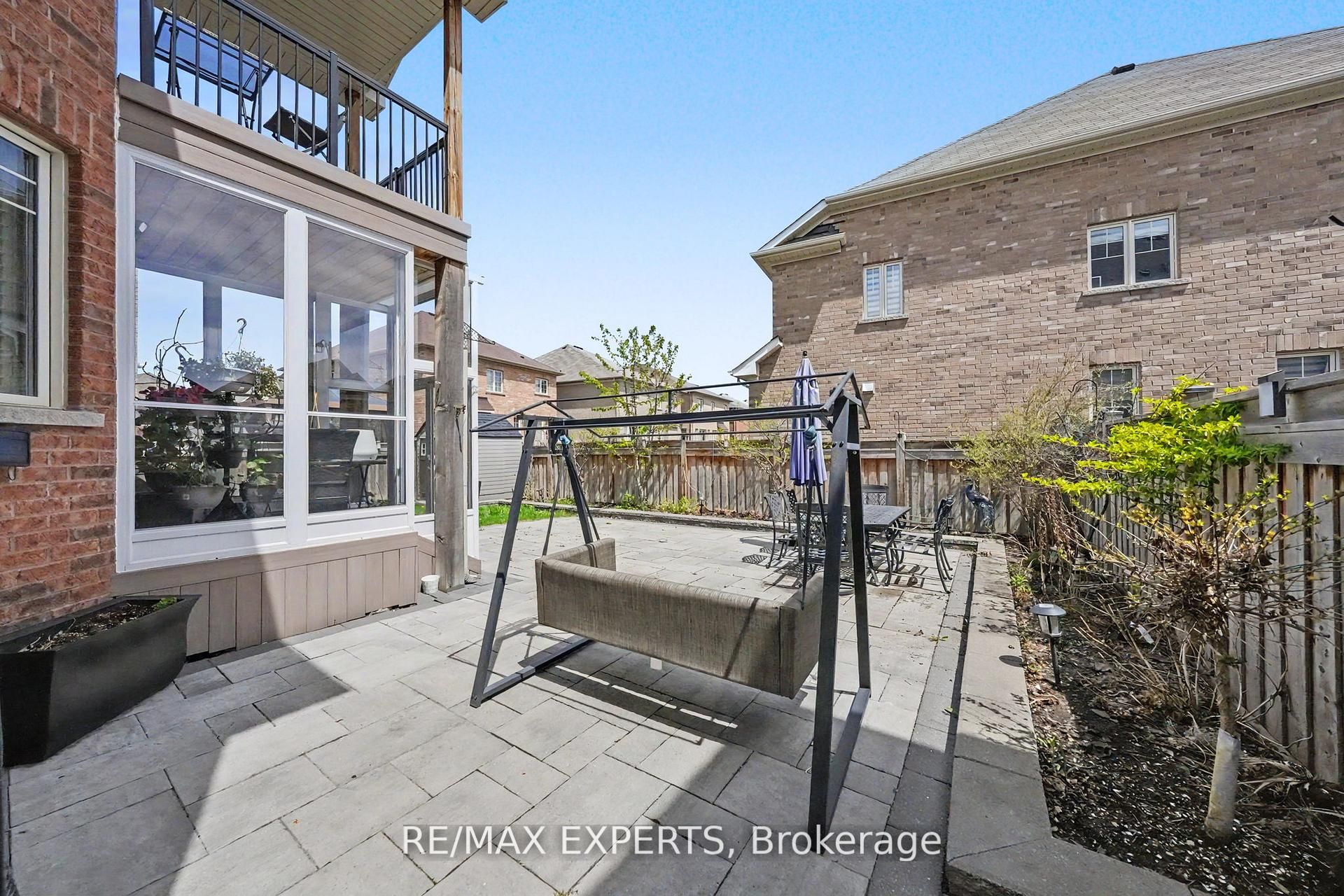 74 Dunrobin Crescent Property Photo 49