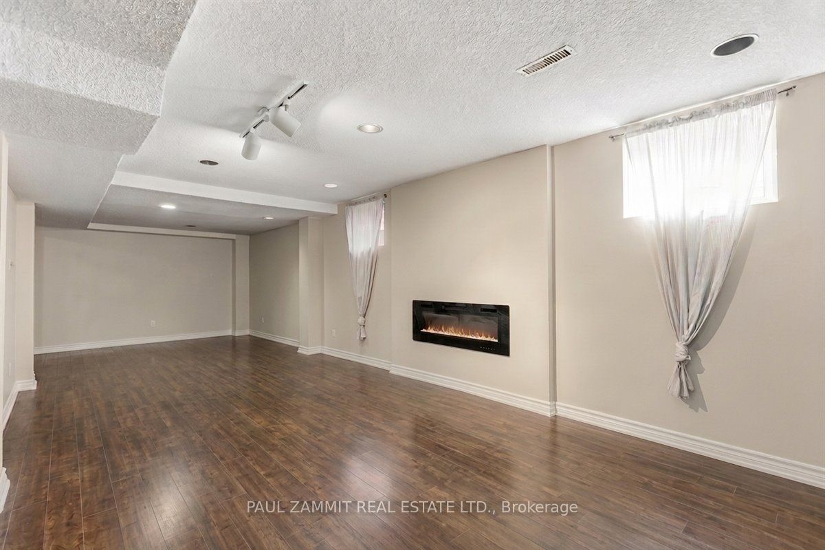 236 Green Lane Property Photo 29