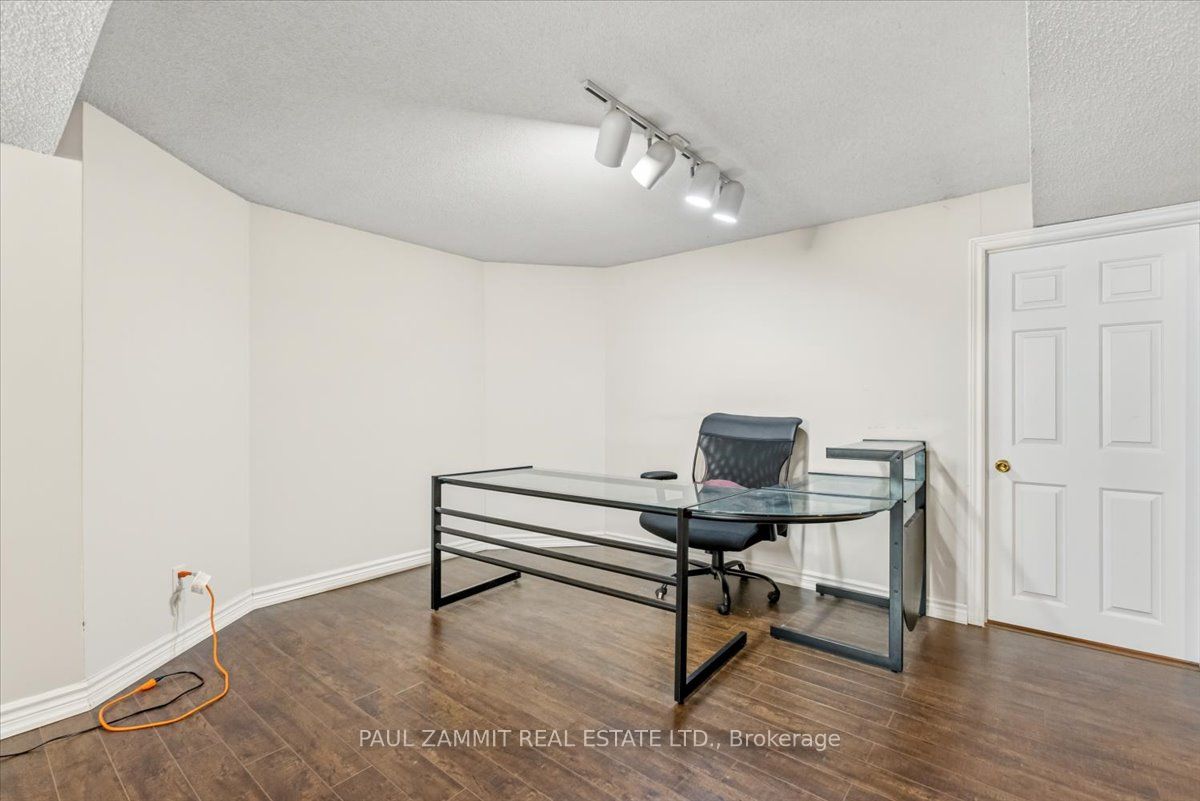236 Green Lane Property Photo 32