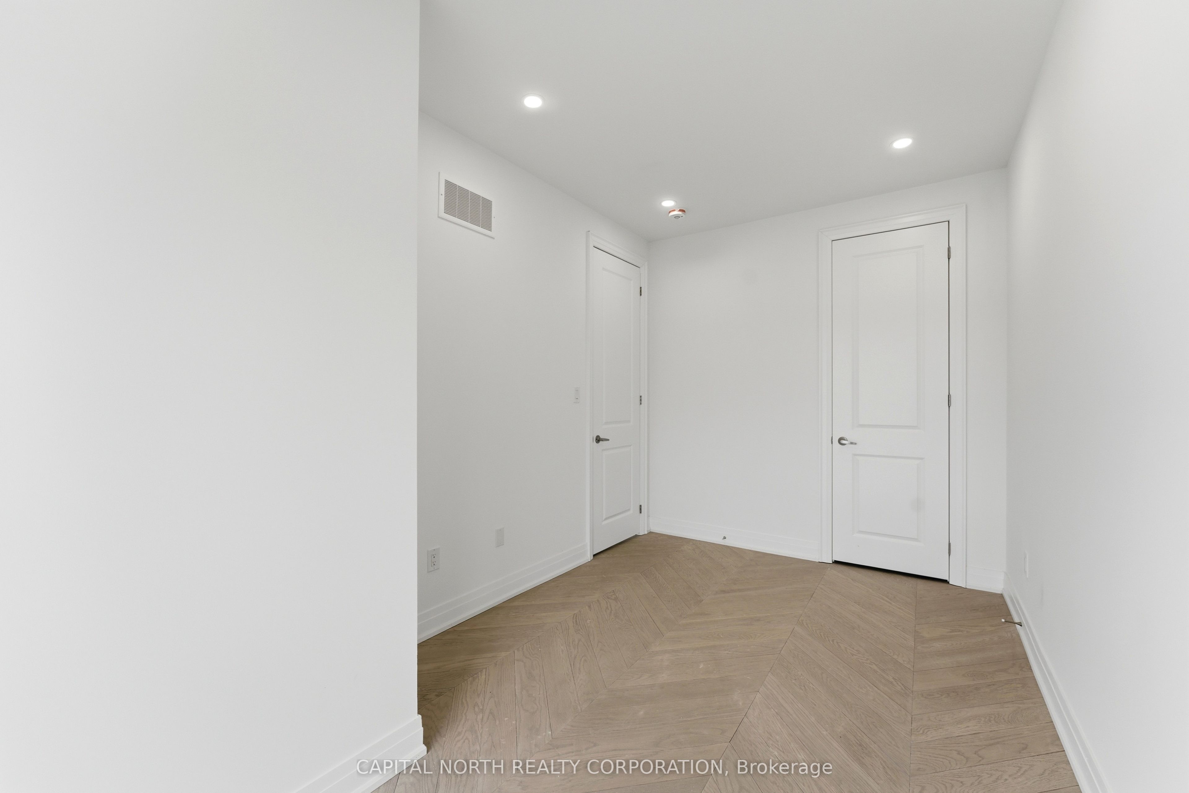 326 King Road Property Photo 27