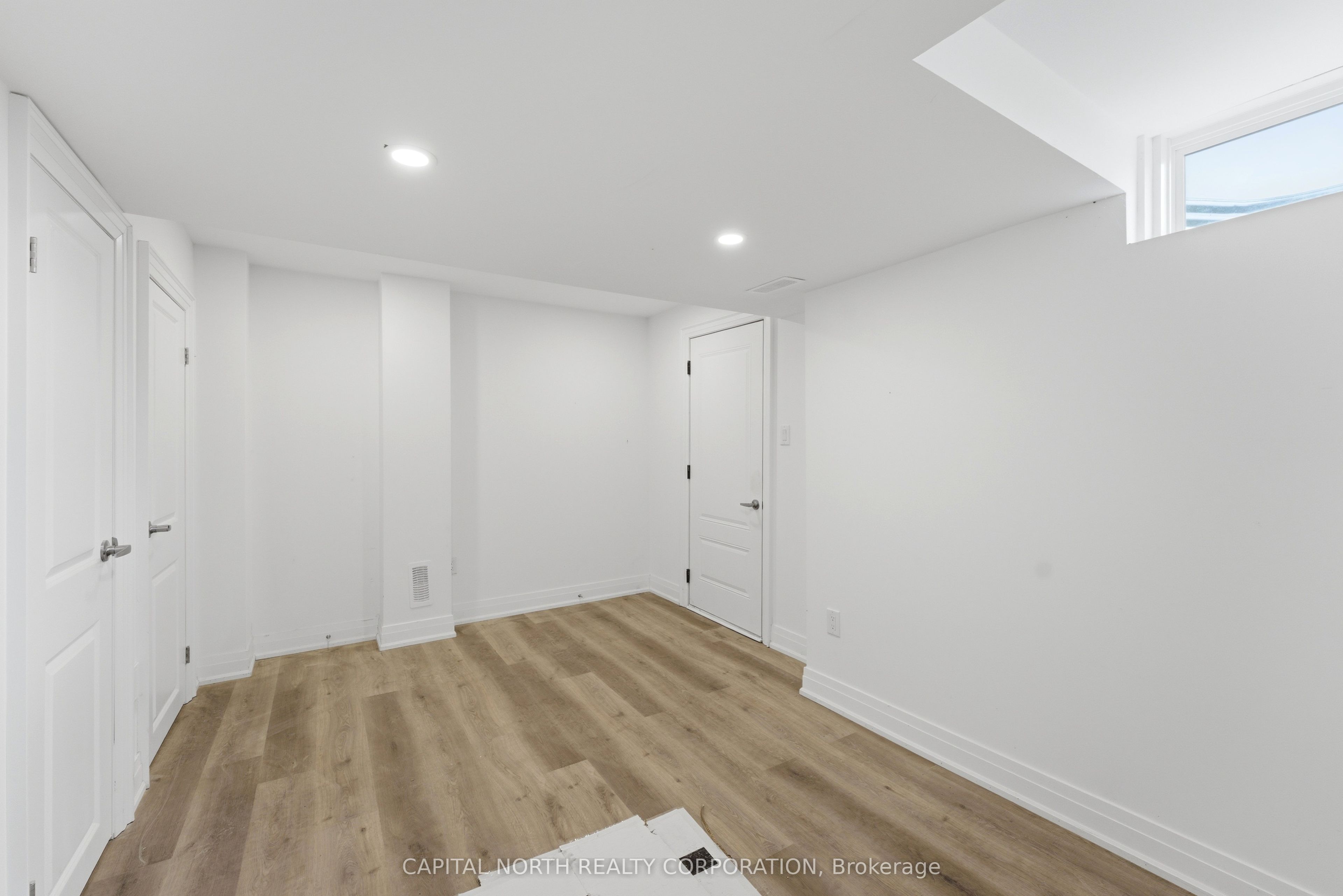 326 King Road Property Photo 31