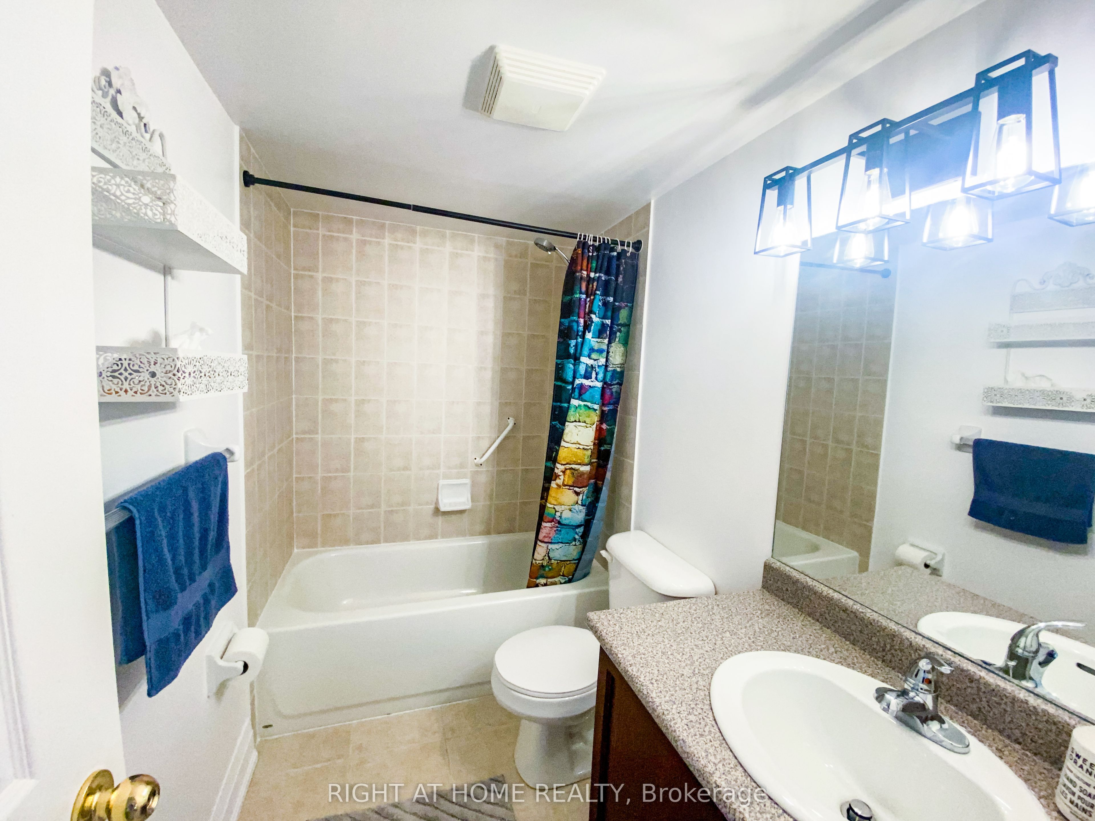 35 Hunt Avenue 404 Property Photo 13