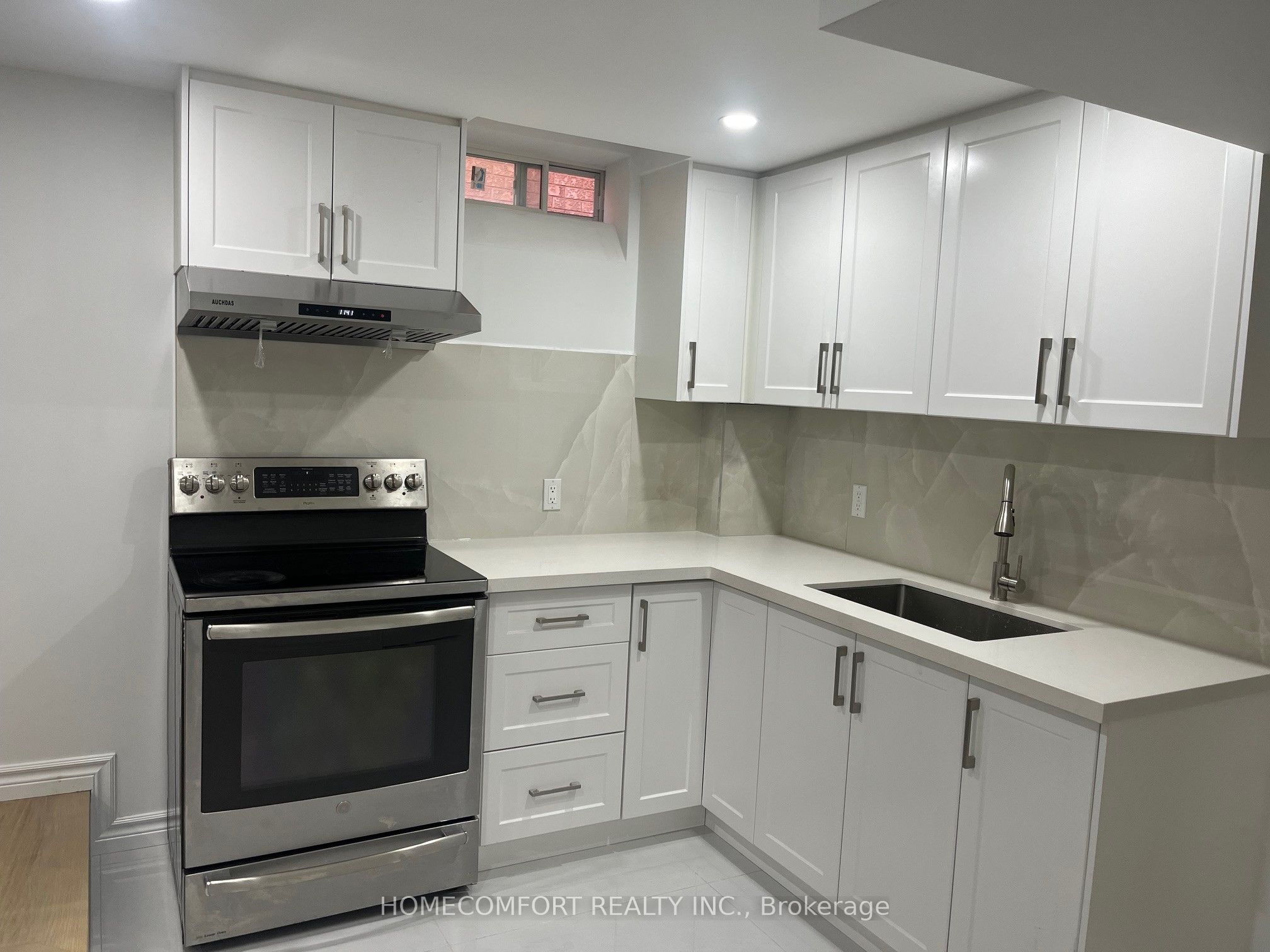 80 Pine Bough Manor Whole Basement Property Photo 1