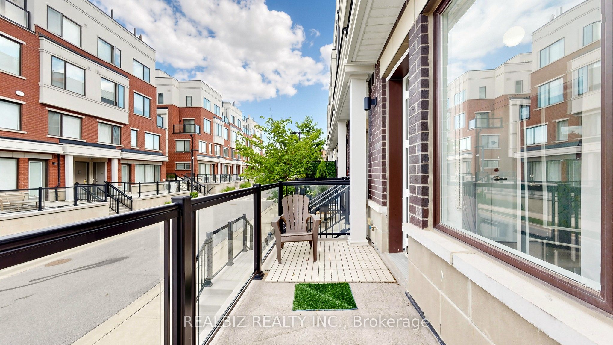400 Alex Gardner Circle 77 Property Photo 6