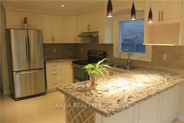 51 Topham Crescent Property Photo 1