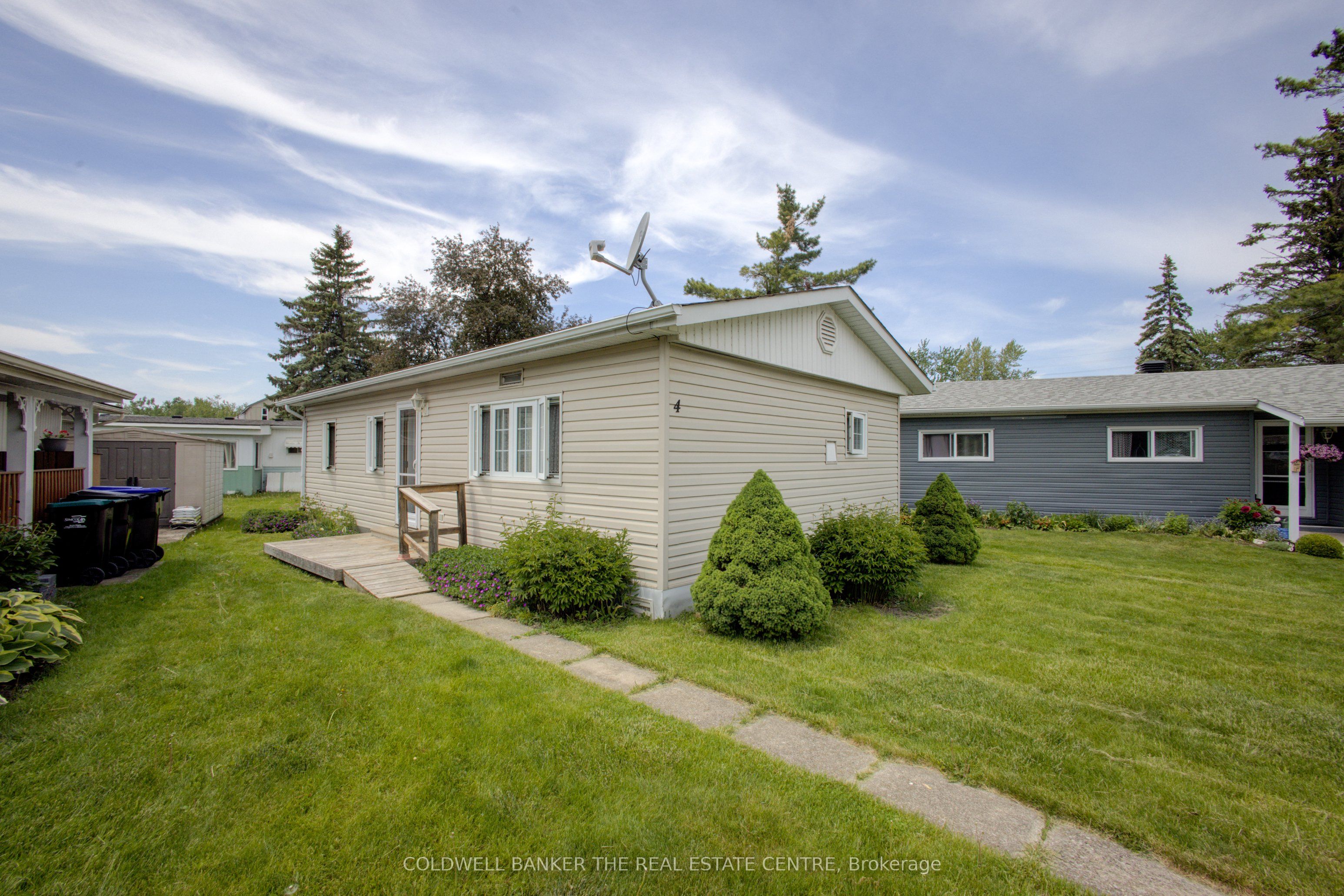 4 Locust Hill Drive Property Photo 1