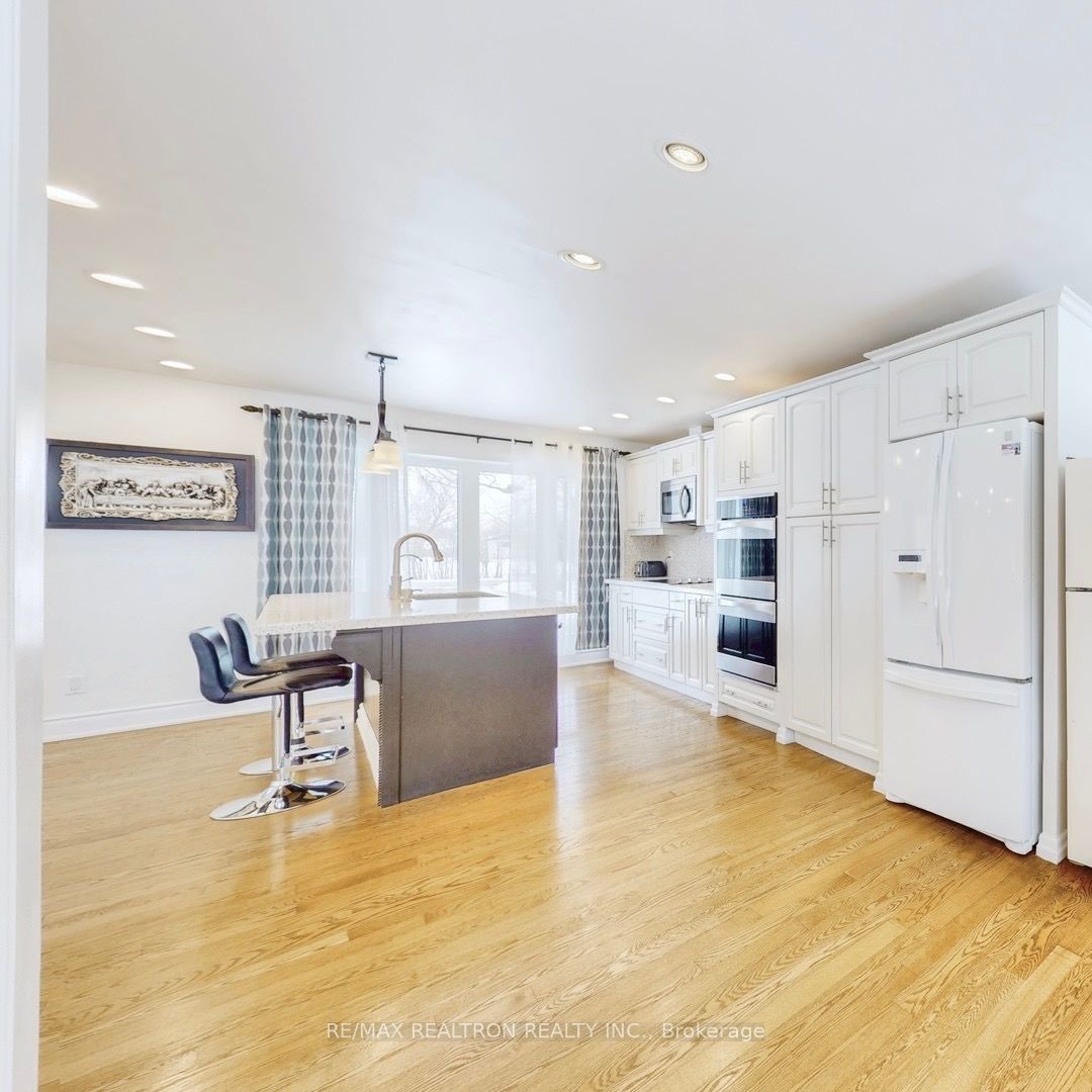 22305 Kennedy Road Property Photo 6