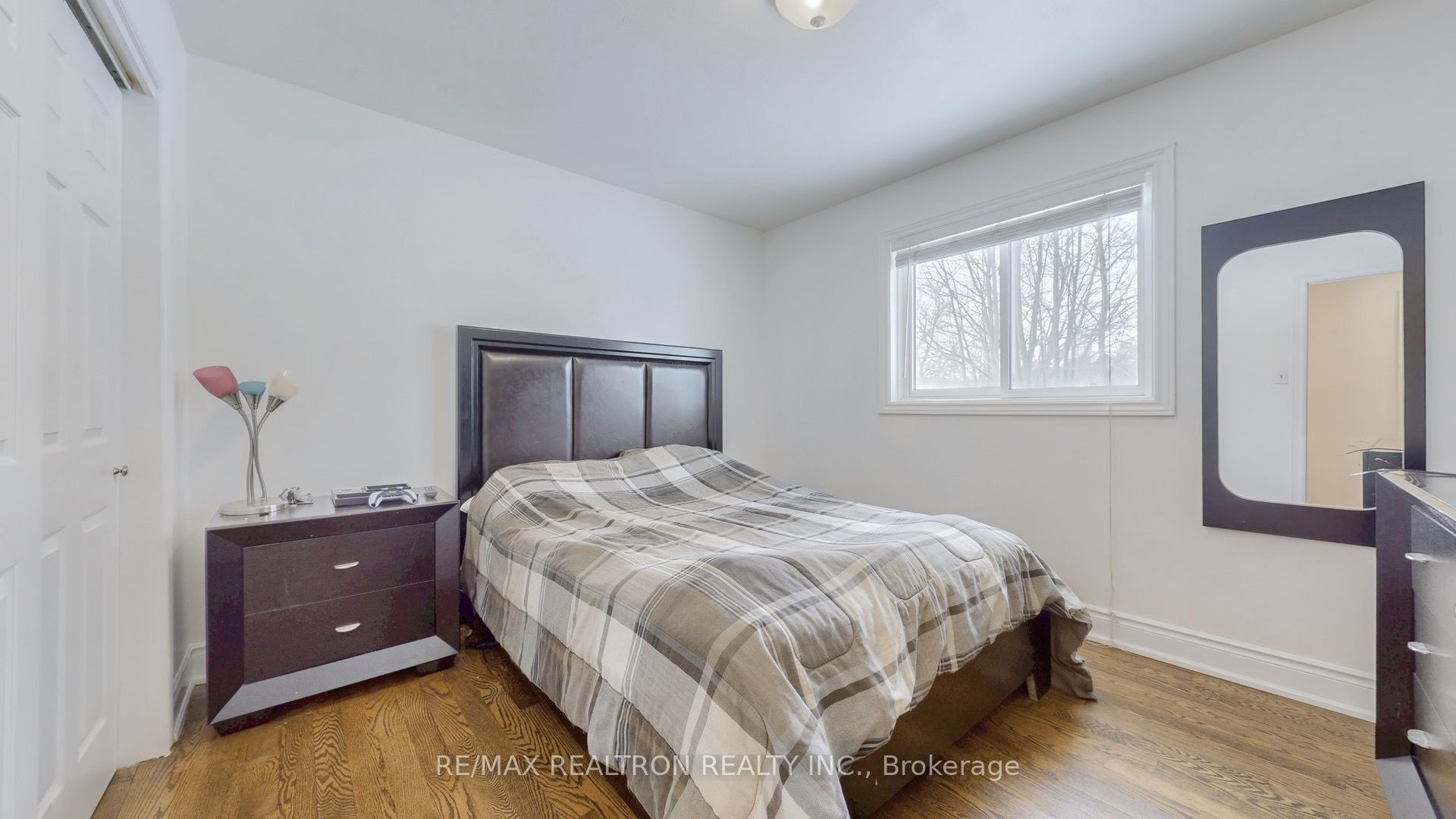 22305 Kennedy Road Property Photo 13